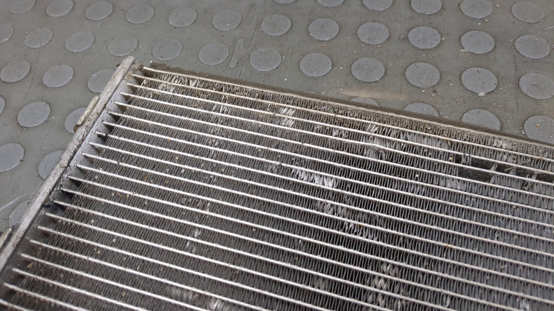 Радиатор кондиционера / конденсер