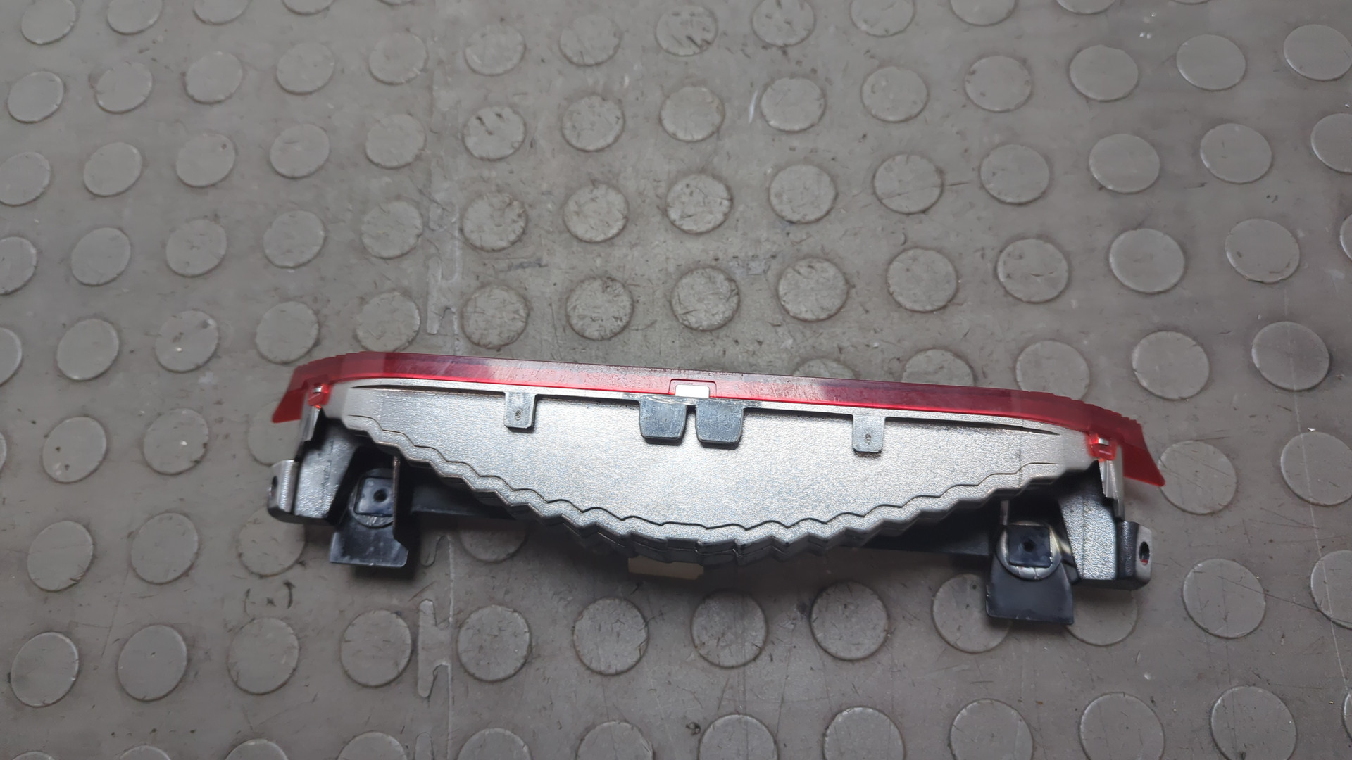 Фонарь задний (стоп сигнал)