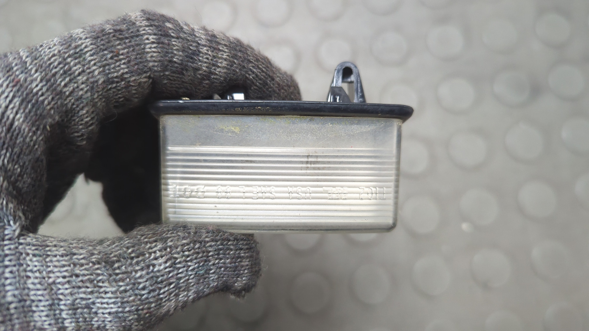 Фонарь подсветки номера