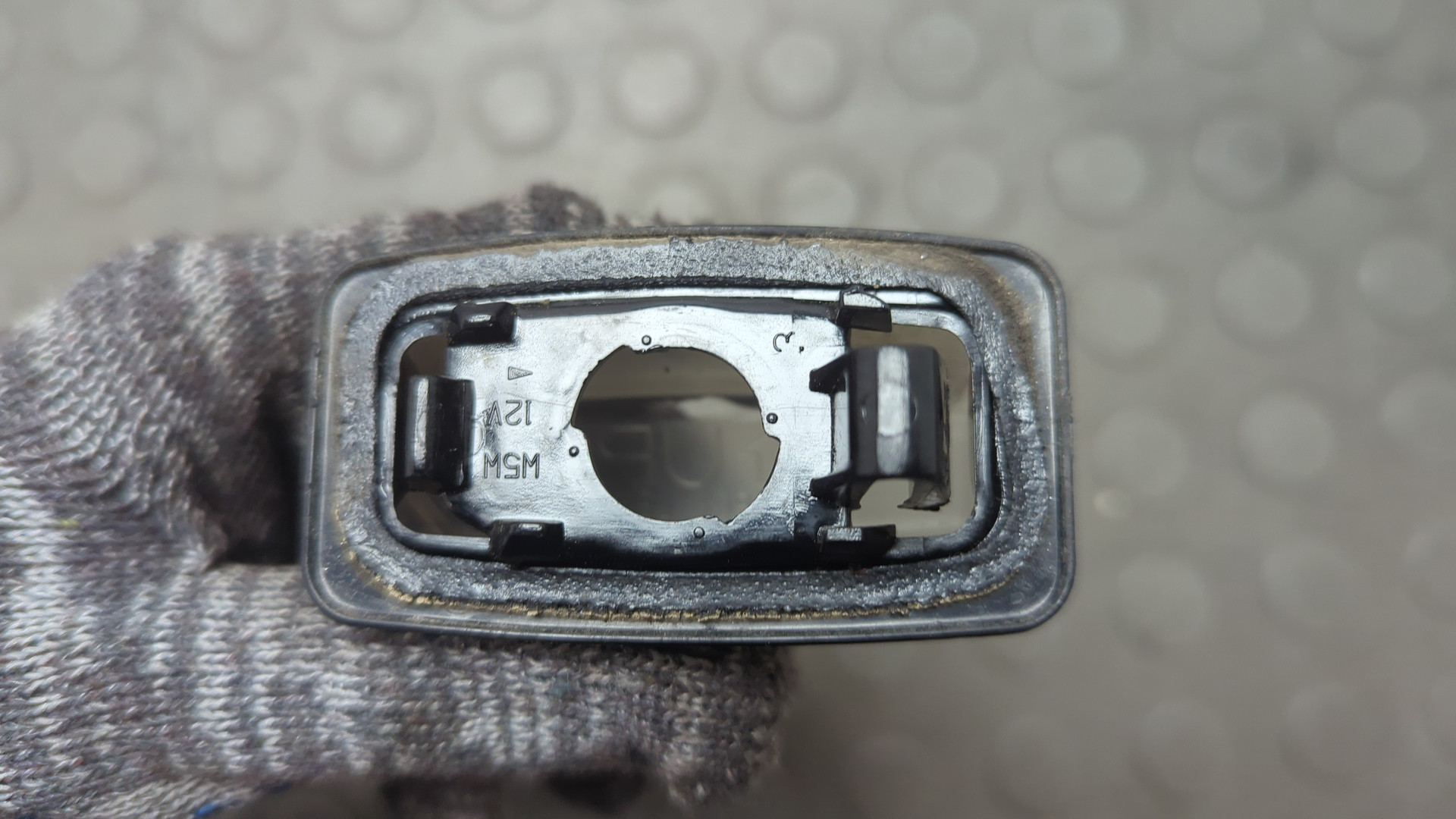 Фонарь подсветки номера