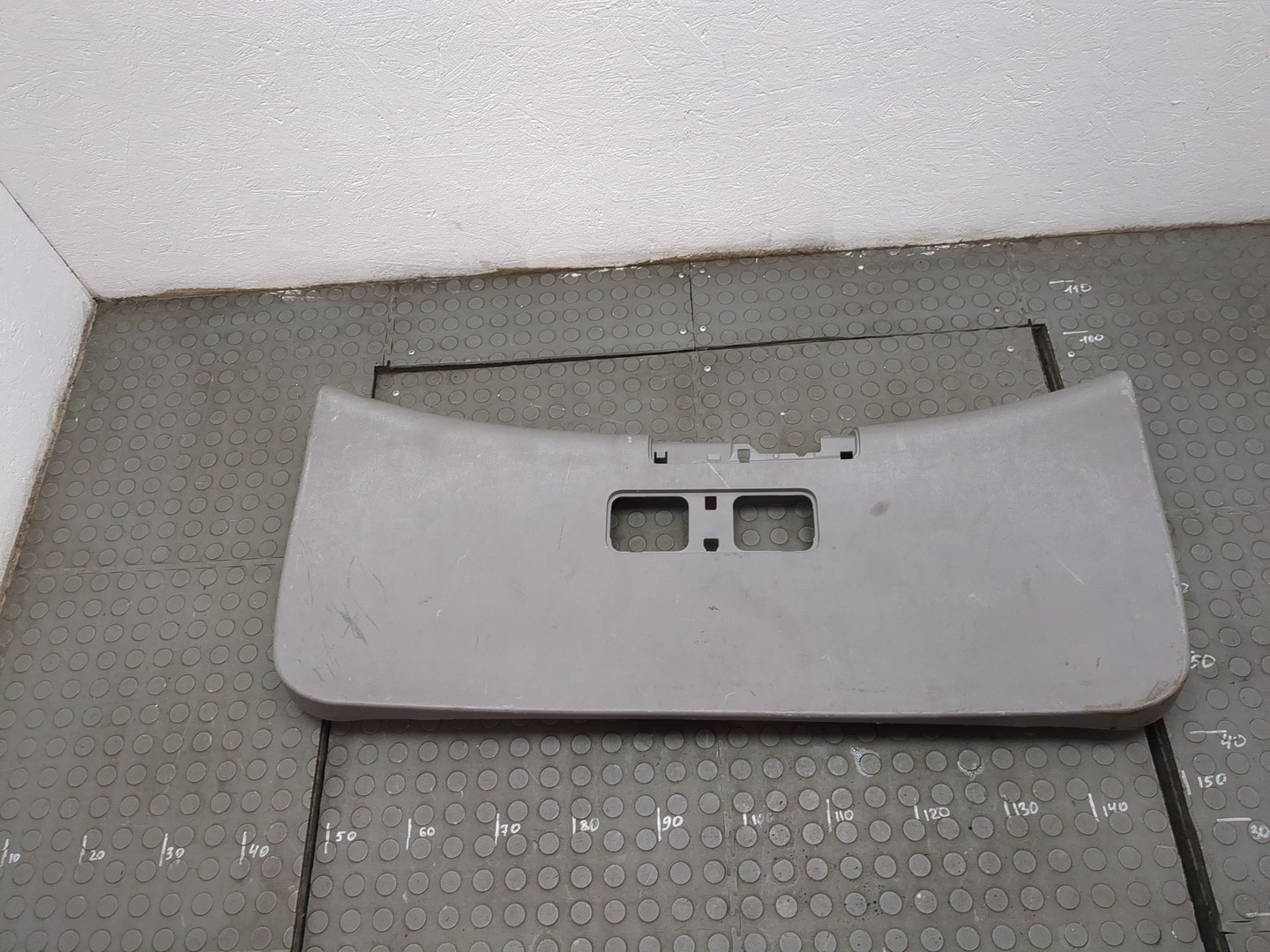 Обшивка двери багажника