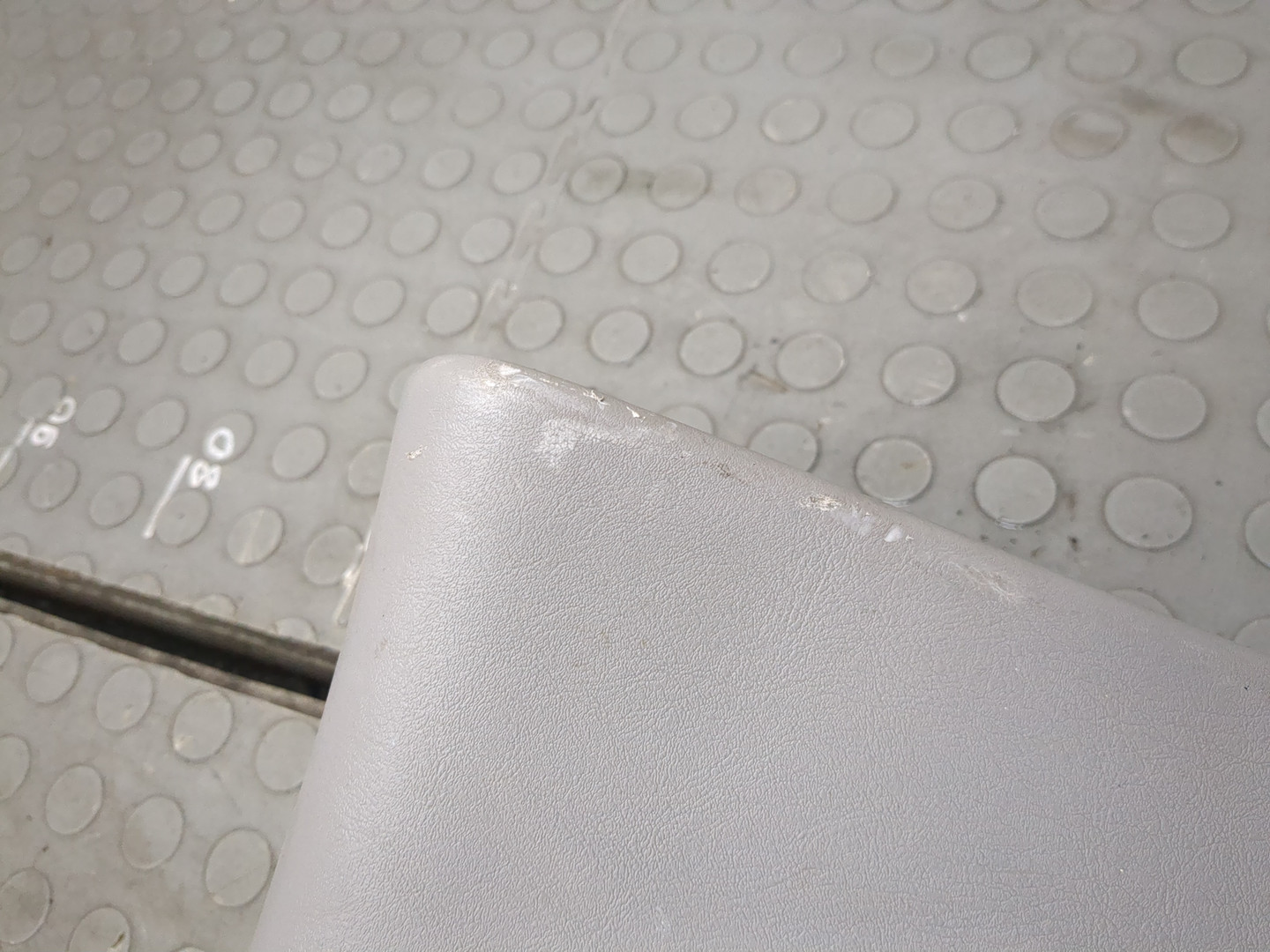 Обшивка двери багажника