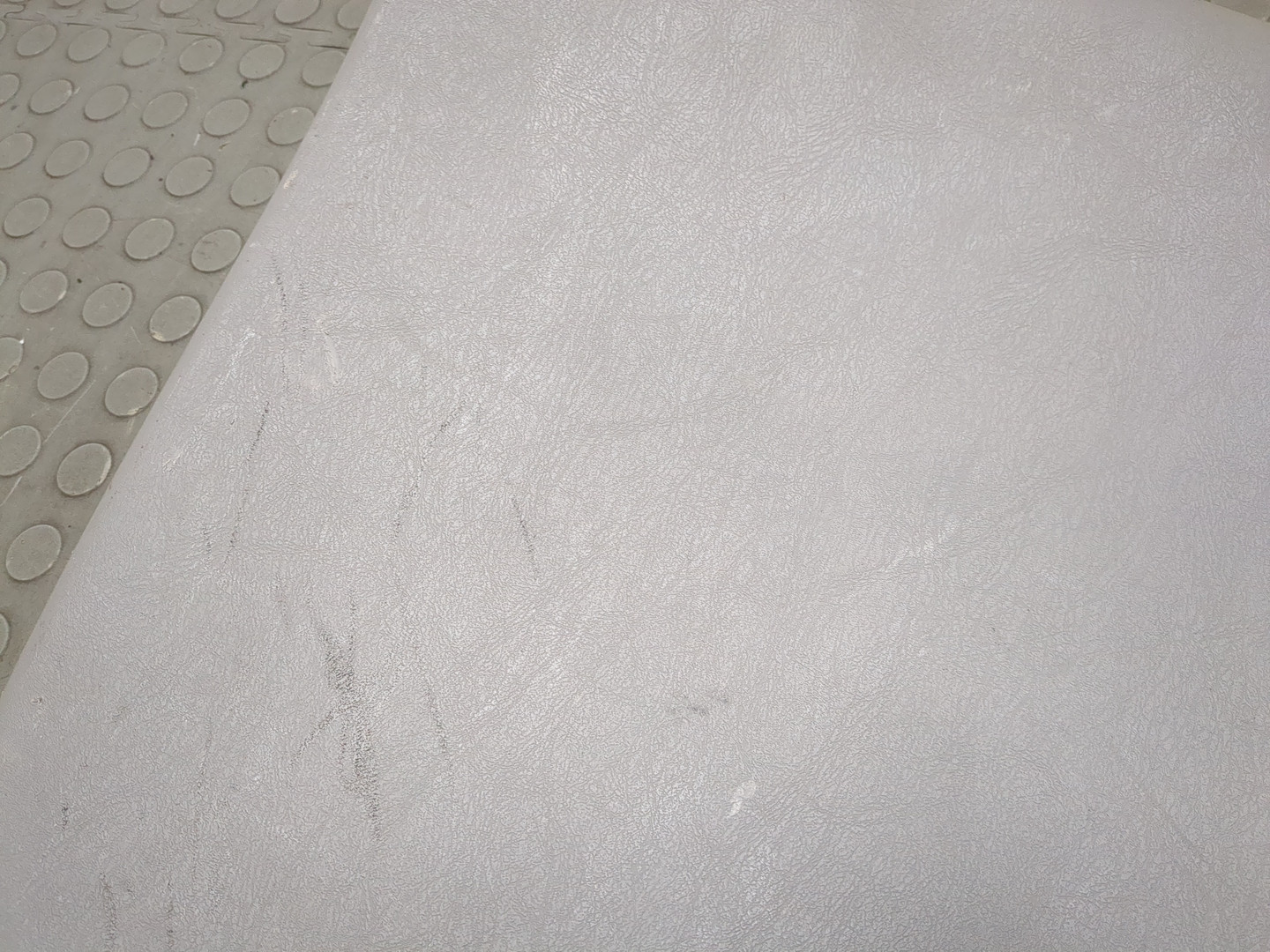 Обшивка двери багажника