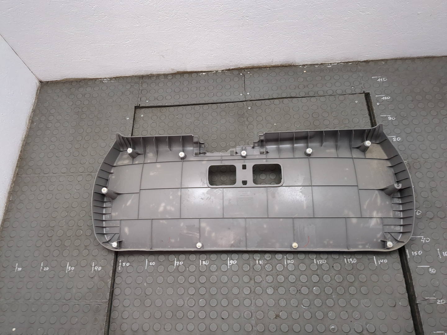 Обшивка двери багажника