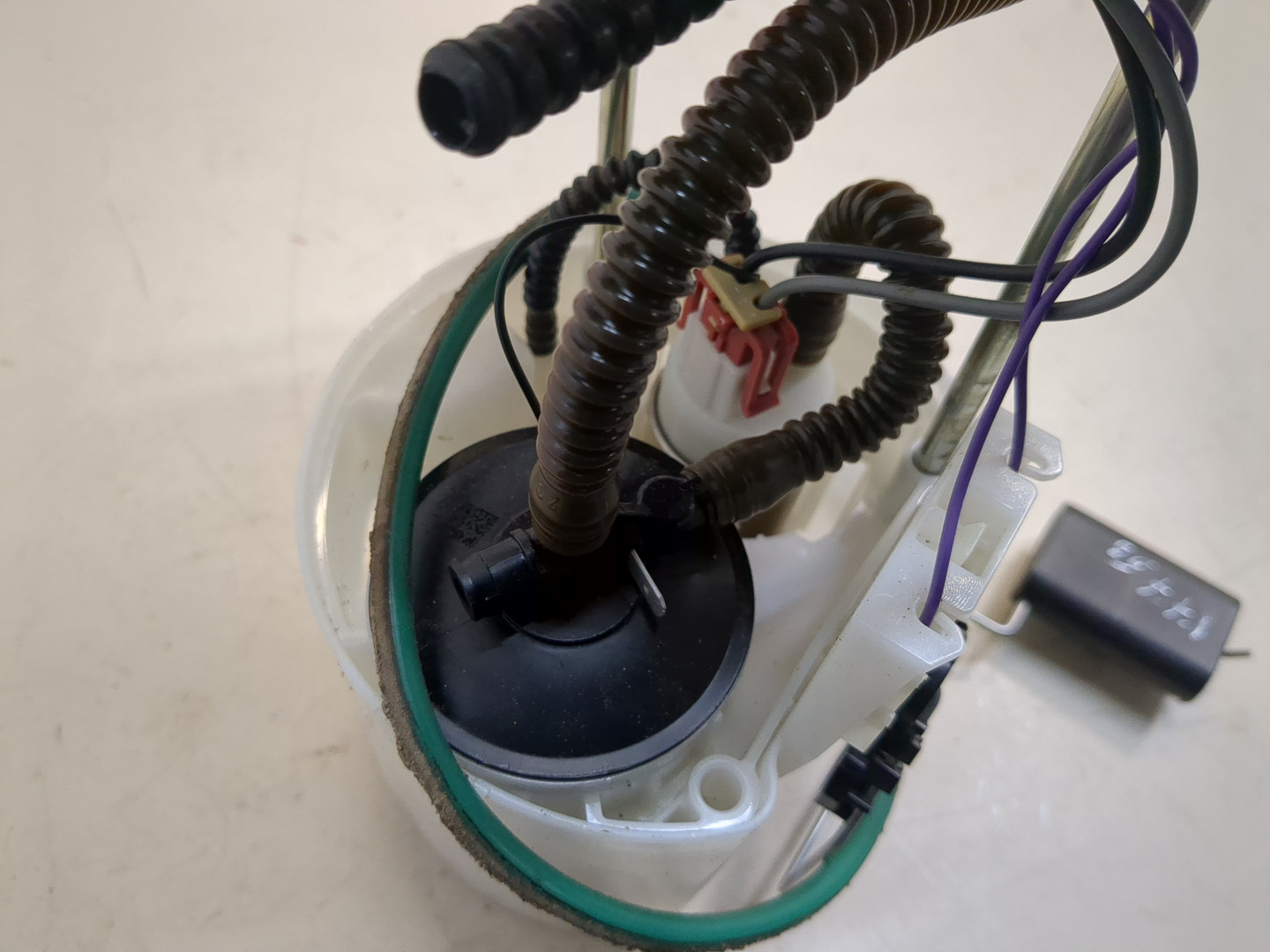 Насос топливный электрический