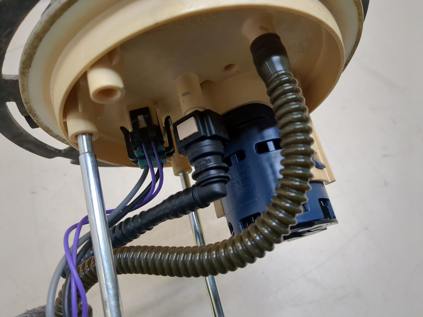 Насос топливный электрический