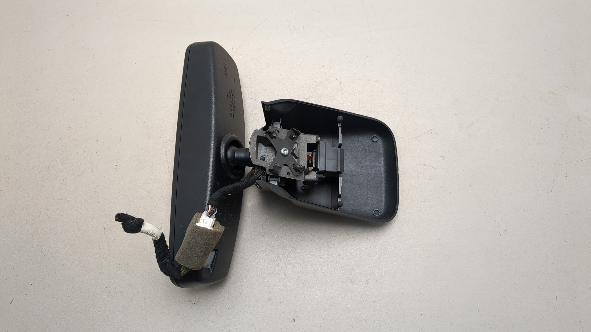Зеркало заднего вида