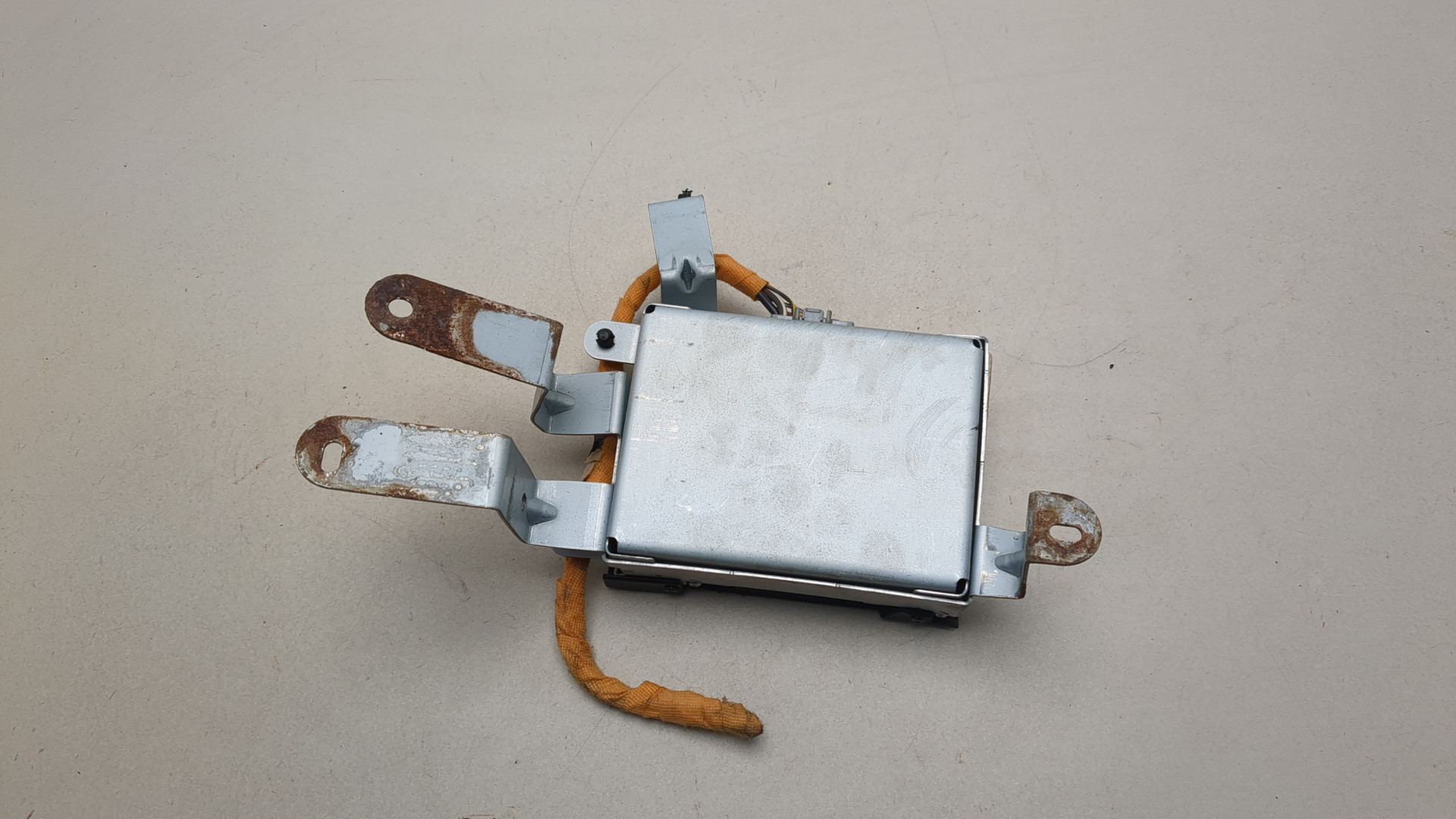 Преобразователь напряжения (адаптер)