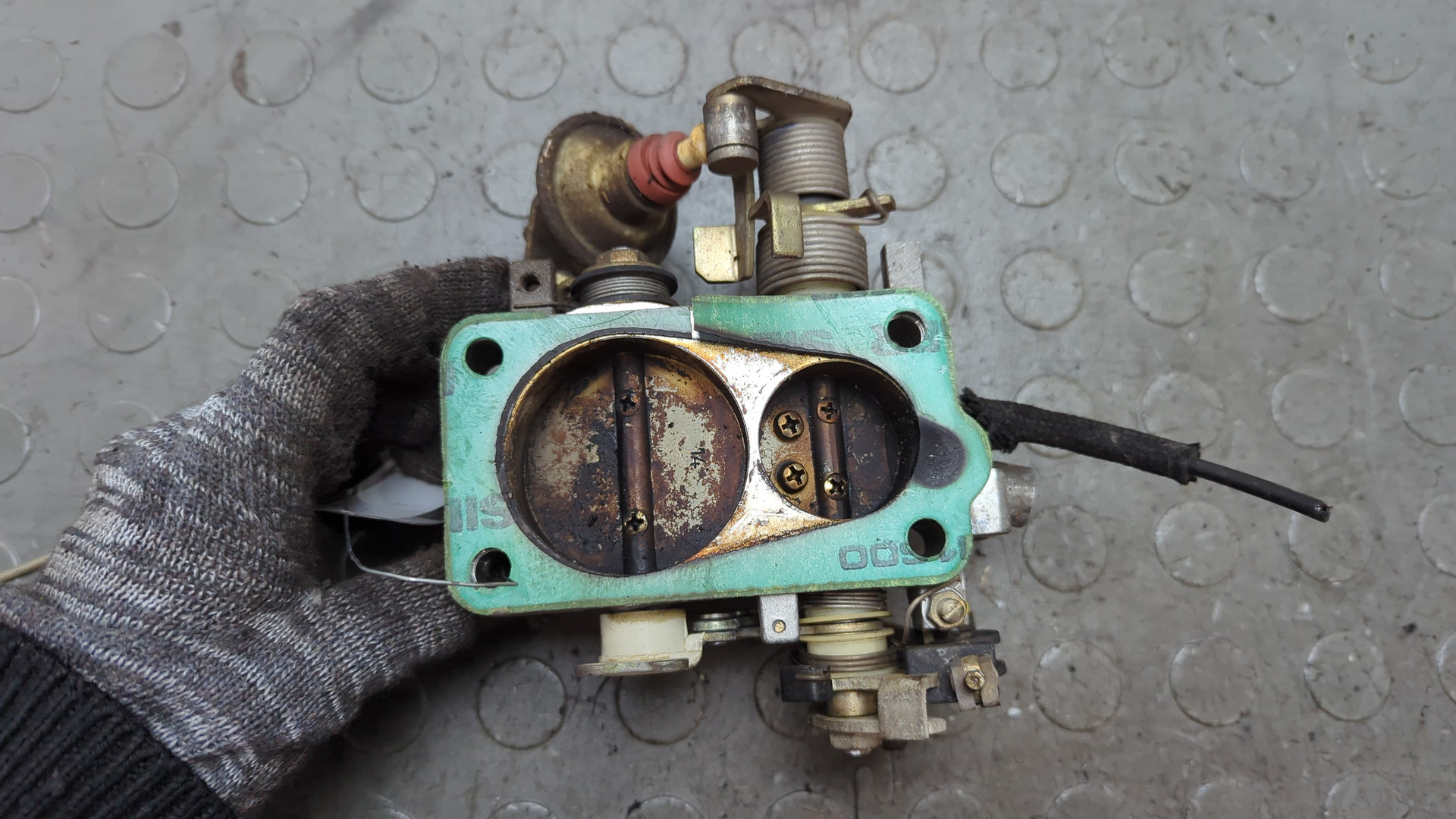 Заслонка дроссельная электрическая