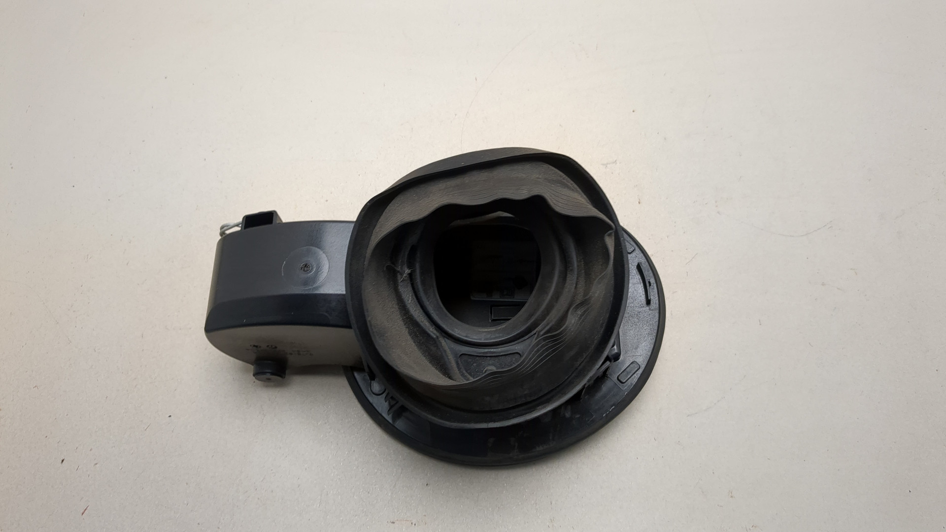 Лючок бензобака