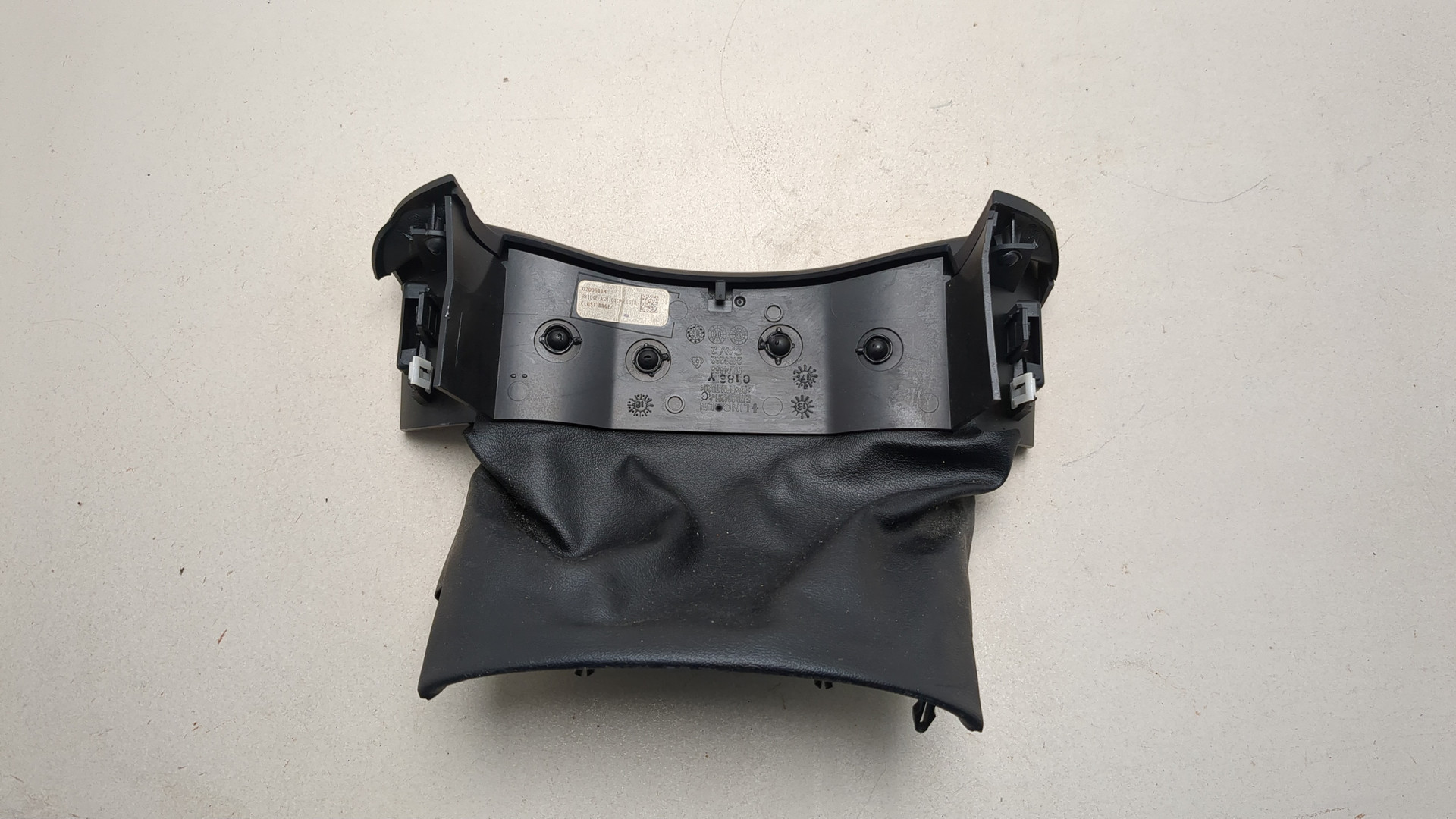 Кожух рулевой колонки