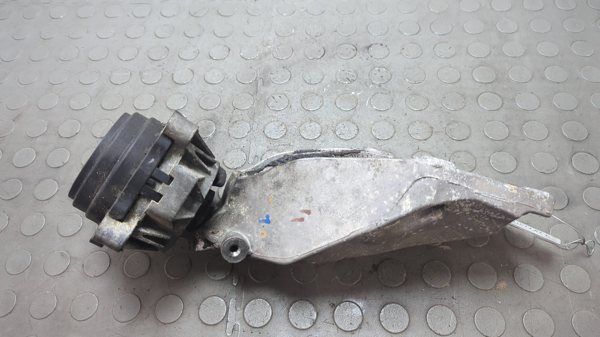 Опора двигателя