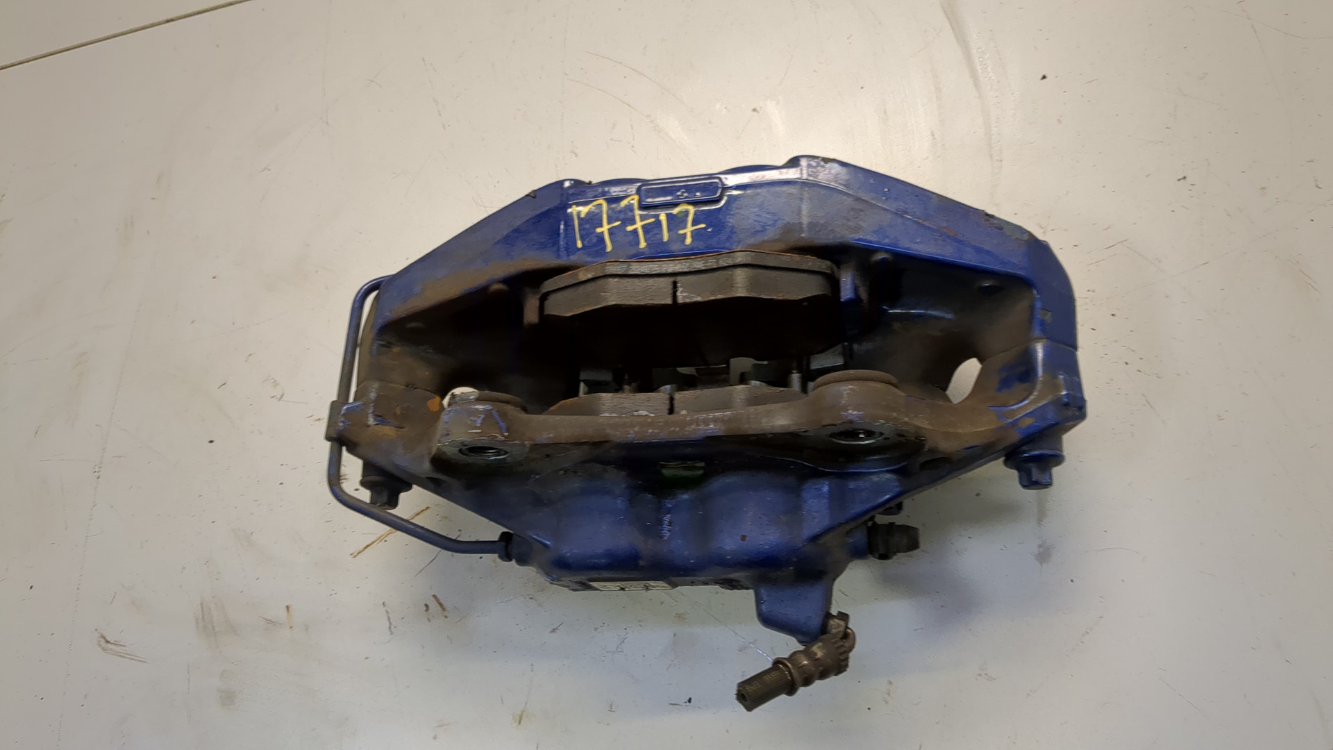 Суппорт передний правый