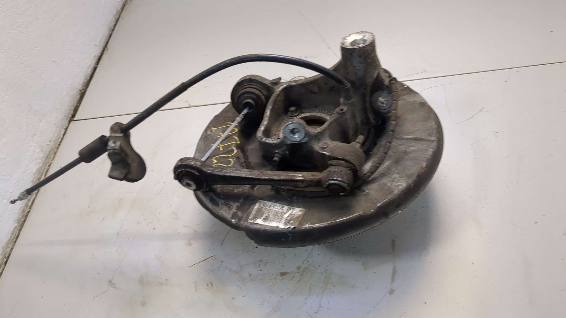 Кулак поворотный задний левый