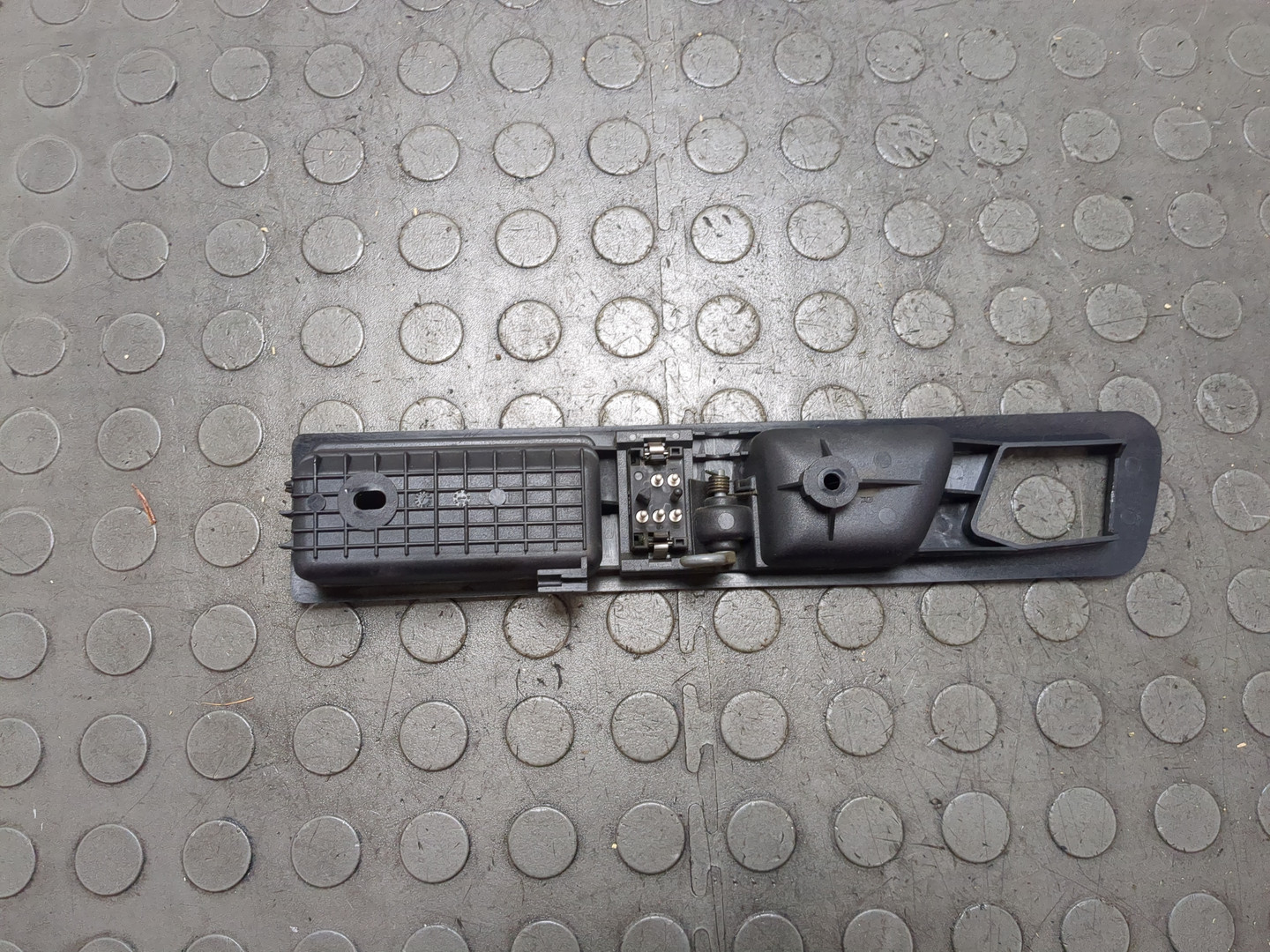 Ручка двери задней внутренняя правая