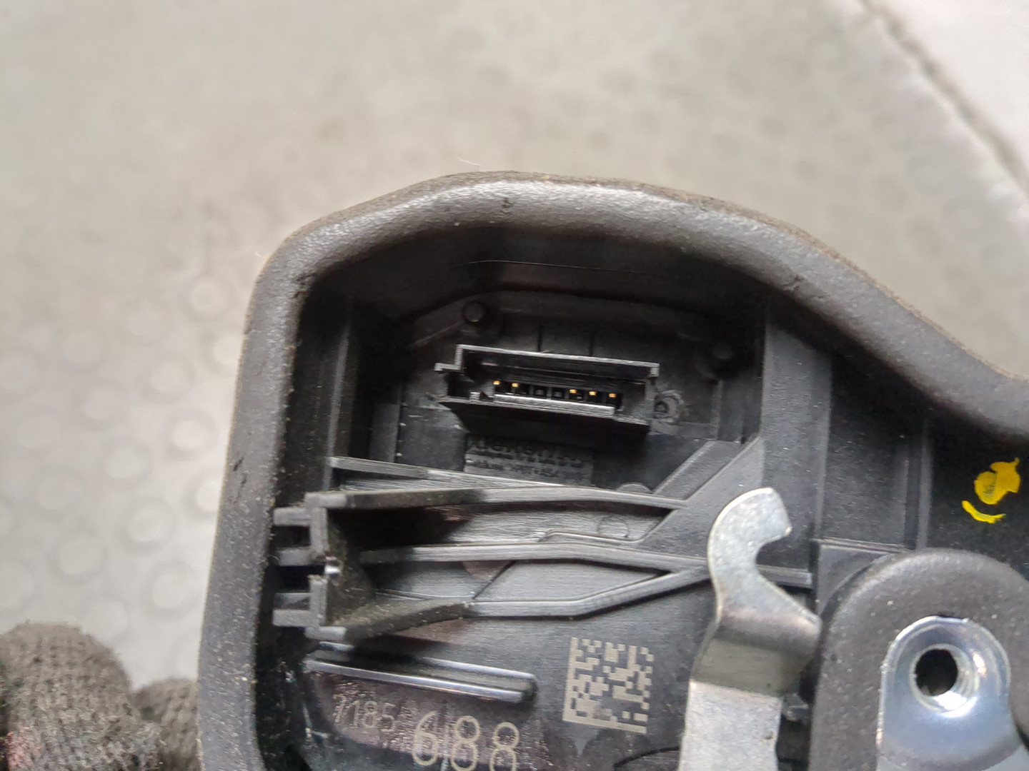 Замок двери задней правой