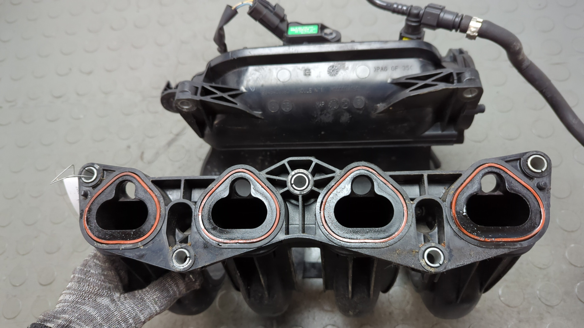 Коллектор впускной