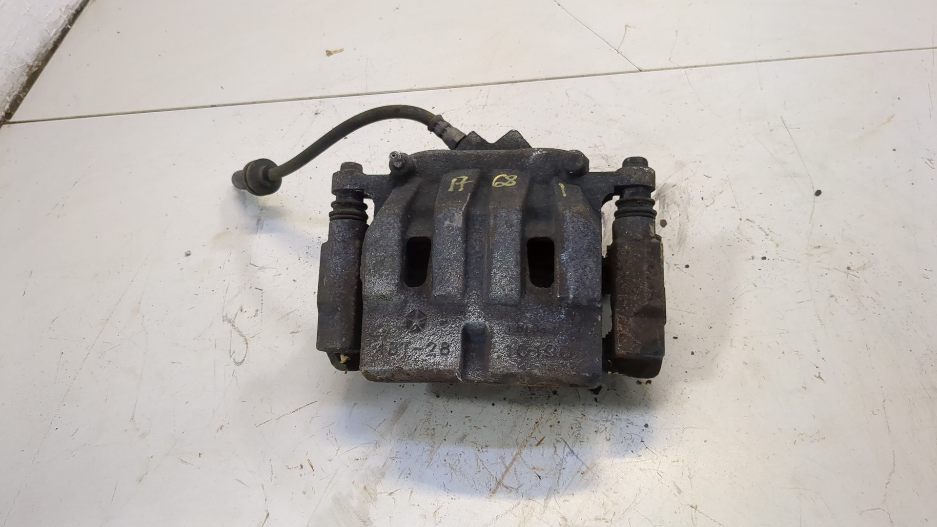 Суппорт передний правый