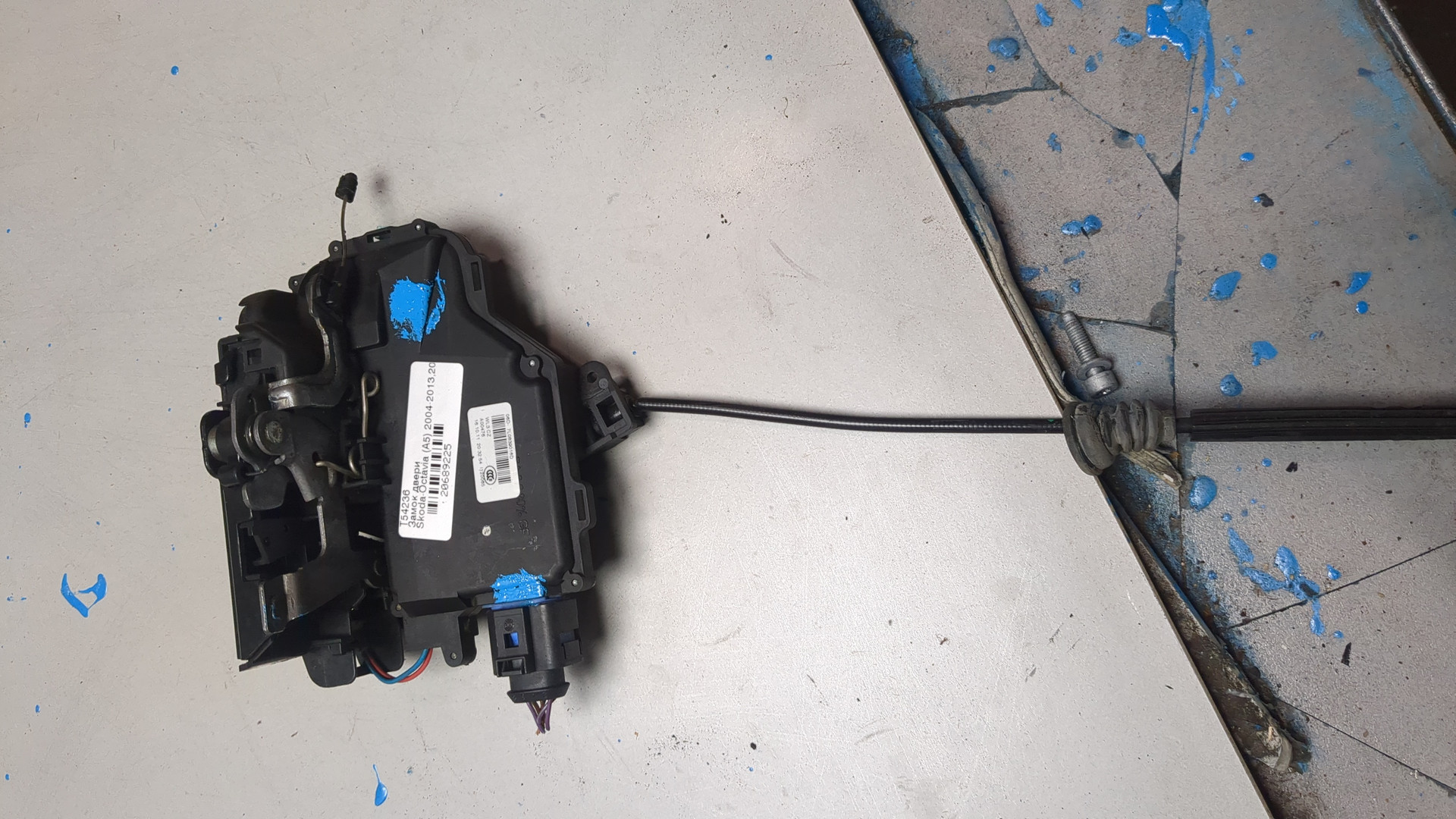 Замок двери задней правой