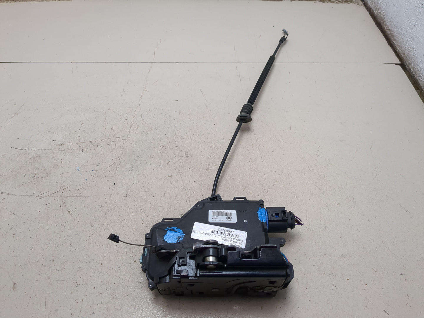 Замок двери задней правой