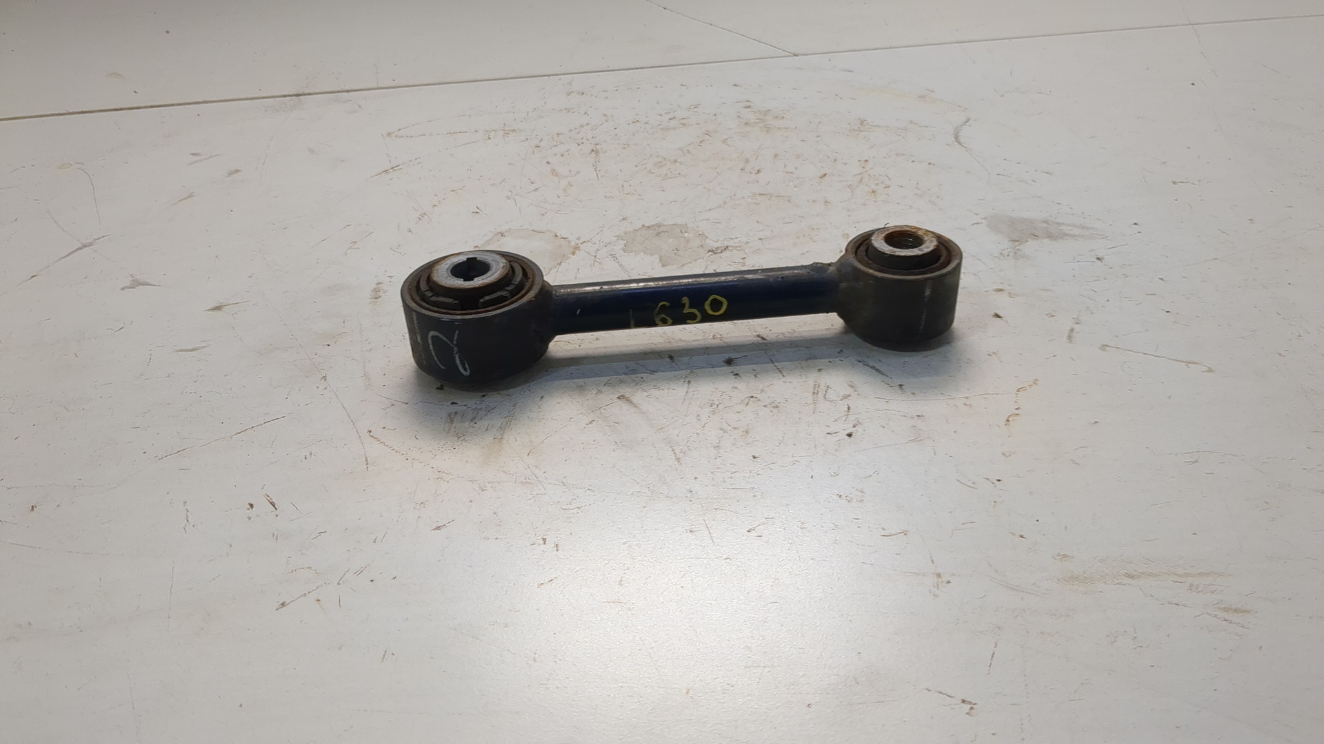 Рычаг задний