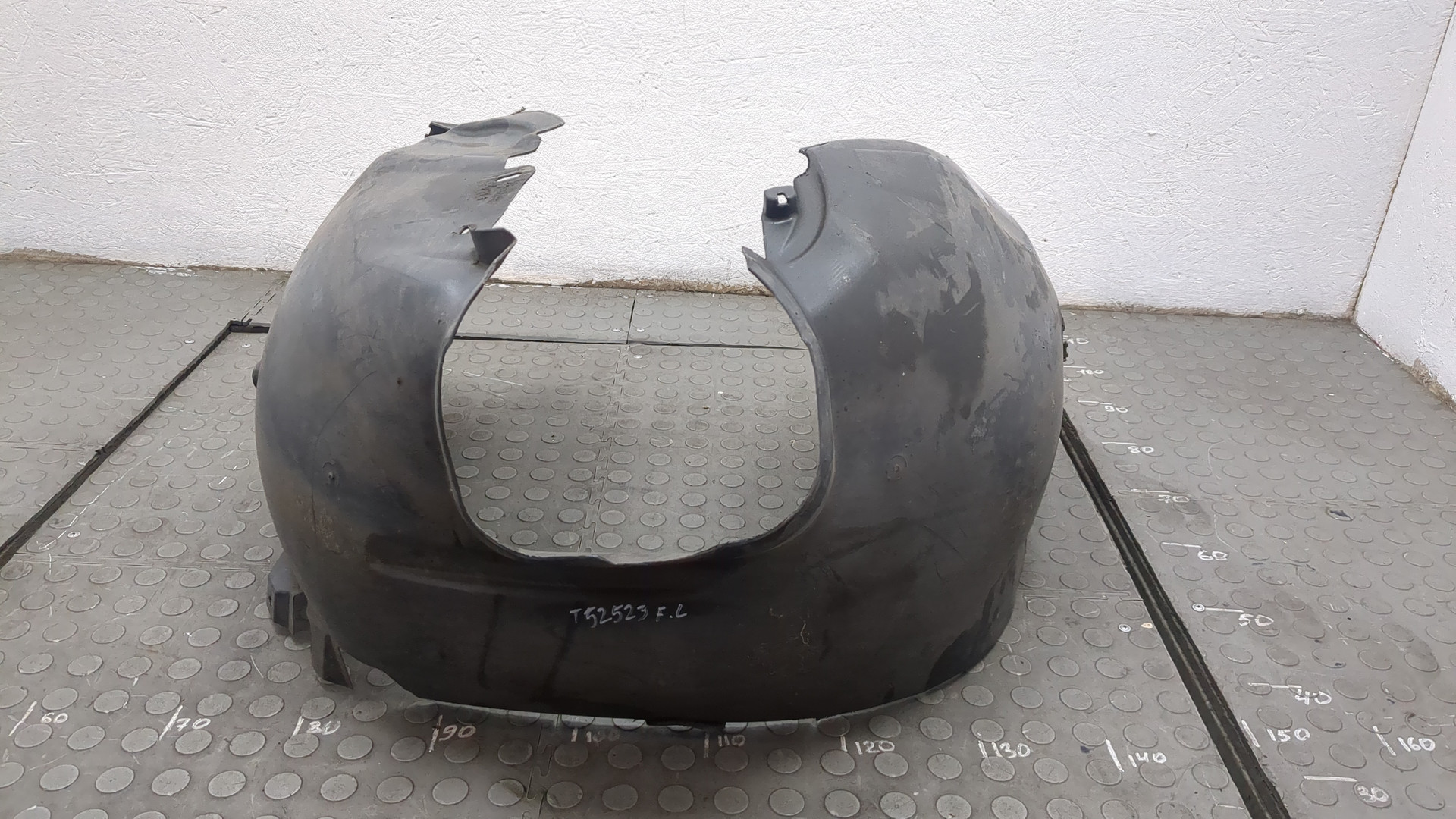 Локер передний левый