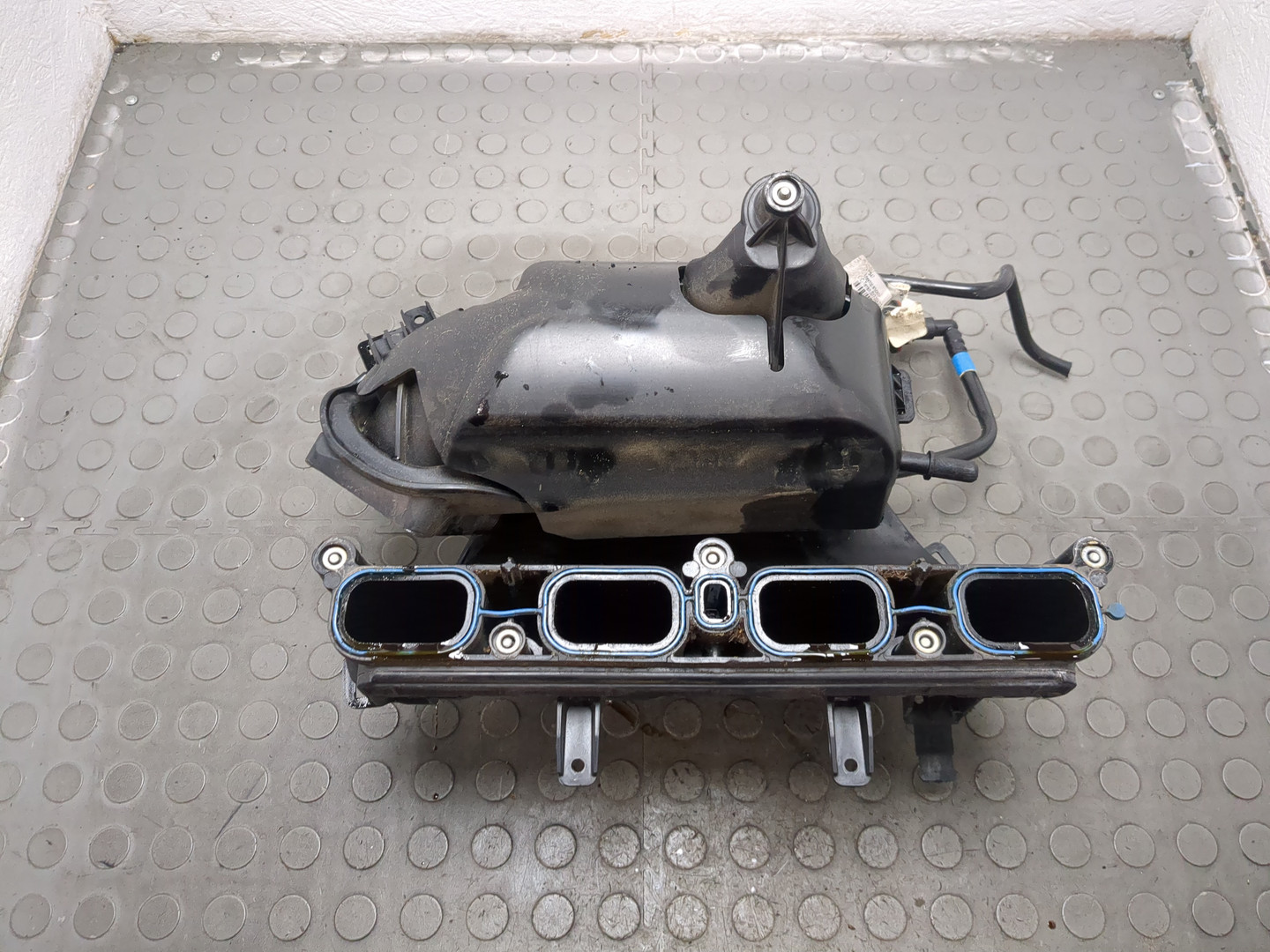 Коллектор впускной