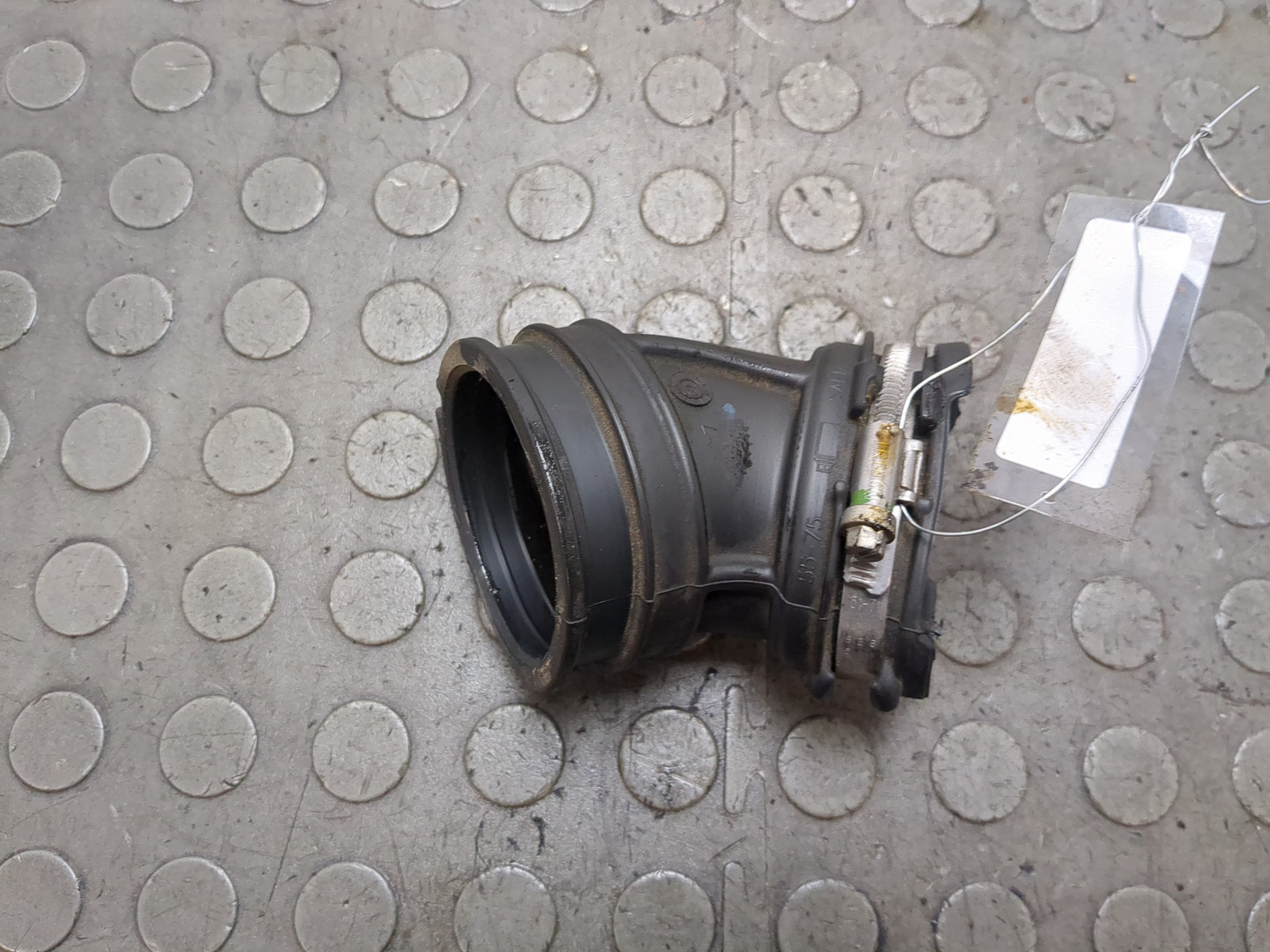 Патрубок воздушного фильтра