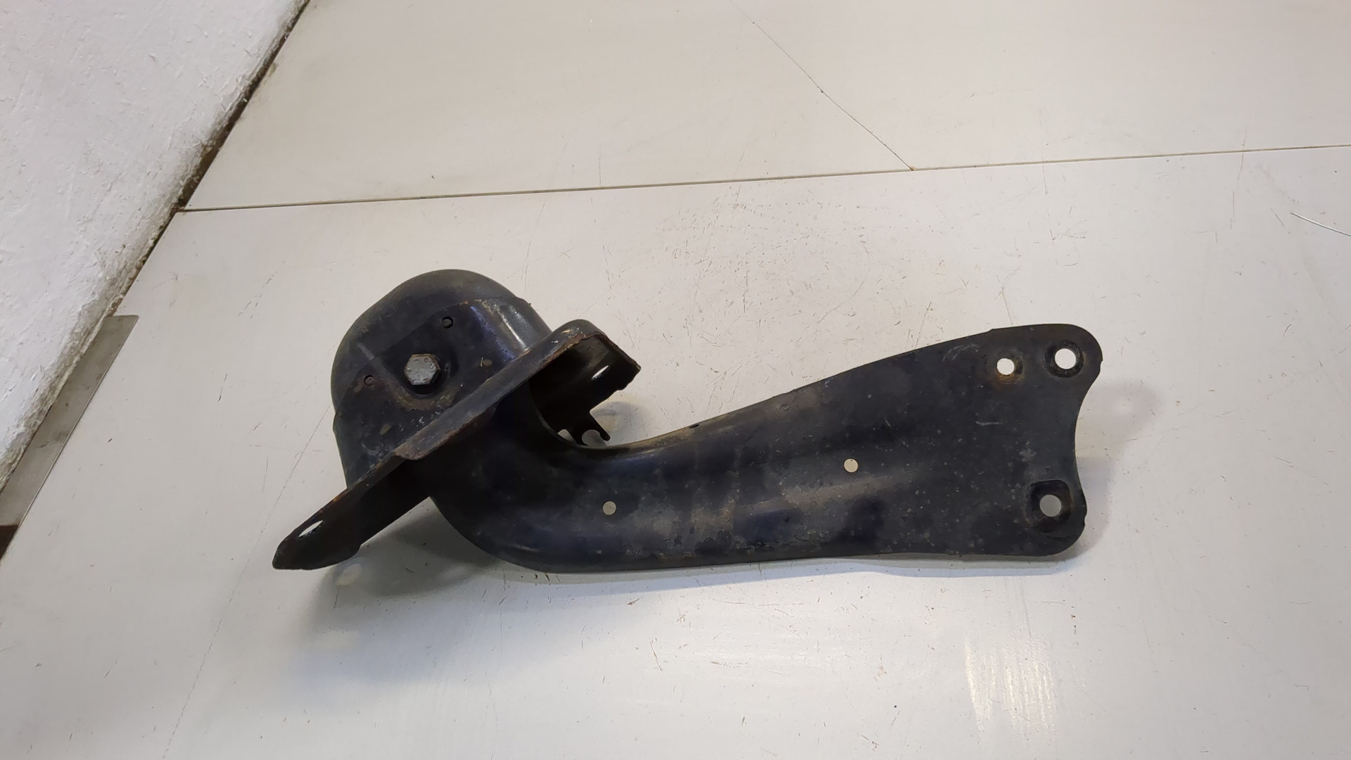 Рычаг задний левый