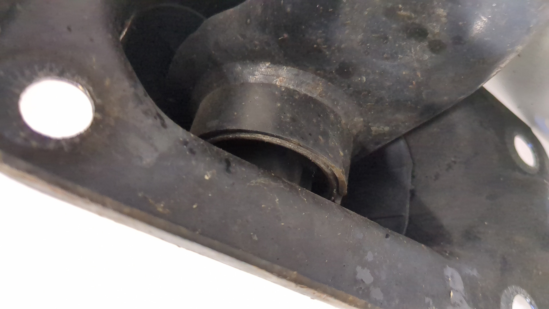 Рычаг задний левый