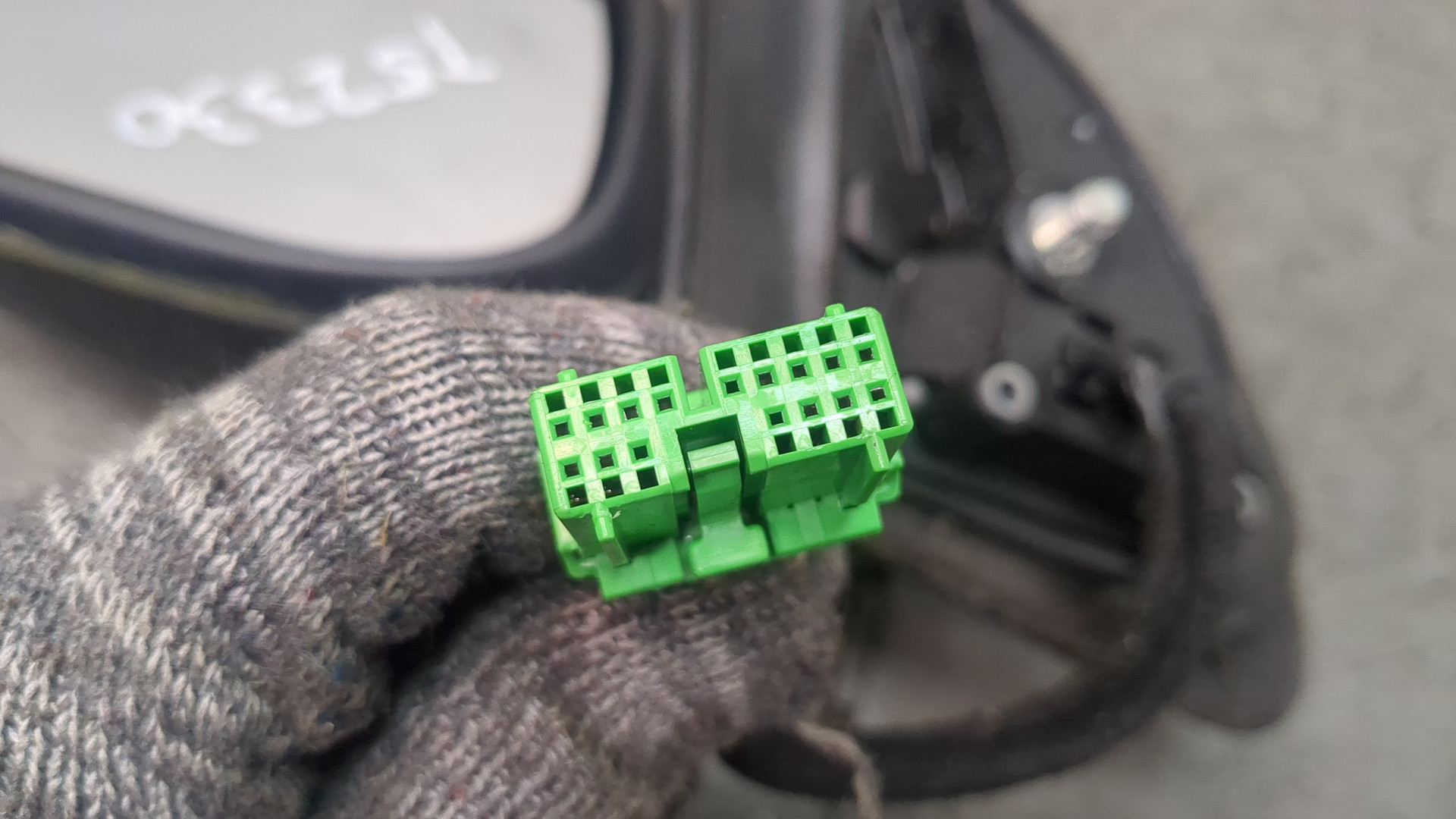 Зеркало левое электрическое