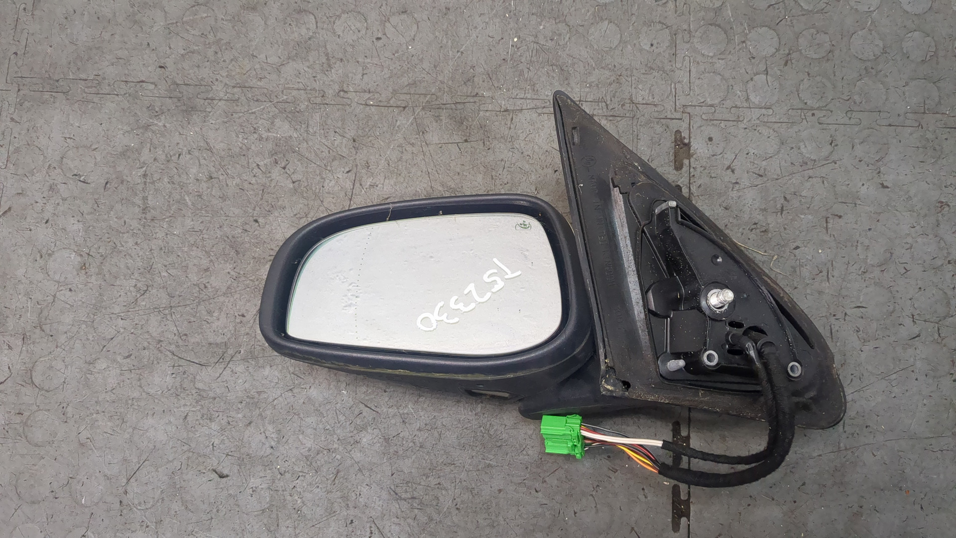 Зеркало левое электрическое