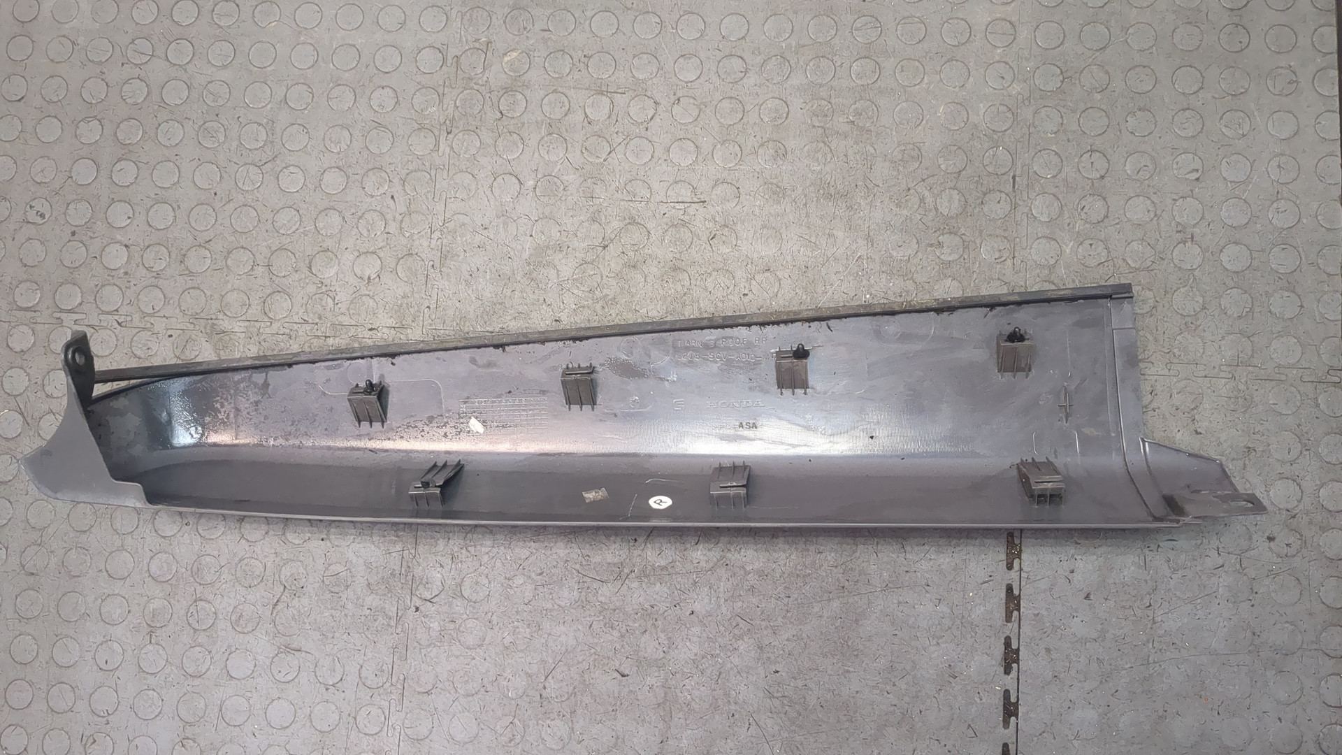 Молдинг крыши правый