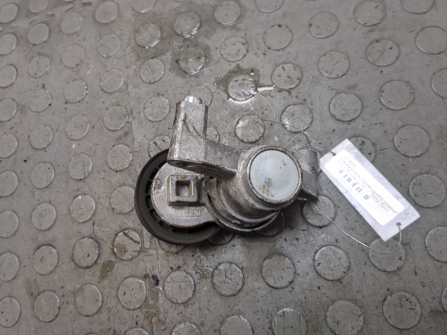 Натяжитель ремня