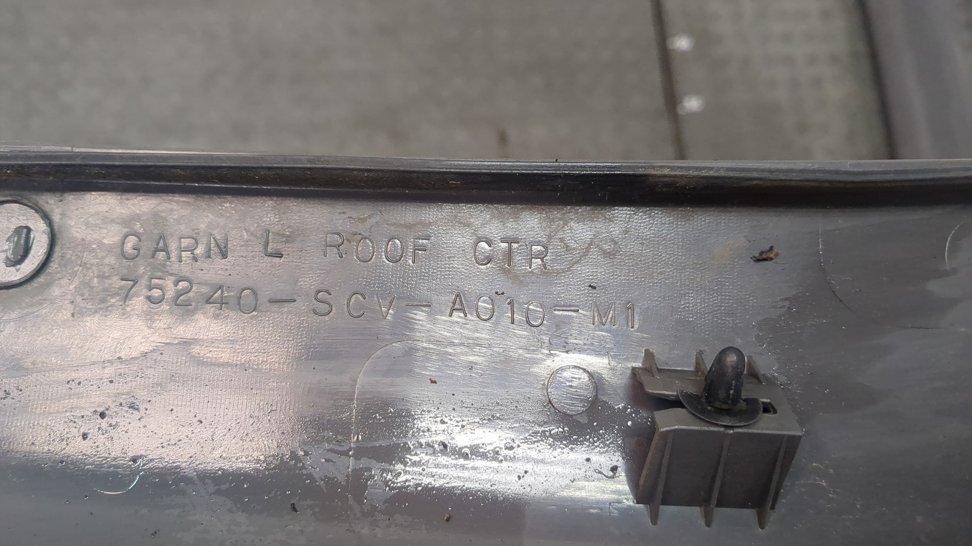 Молдинг крыши правый