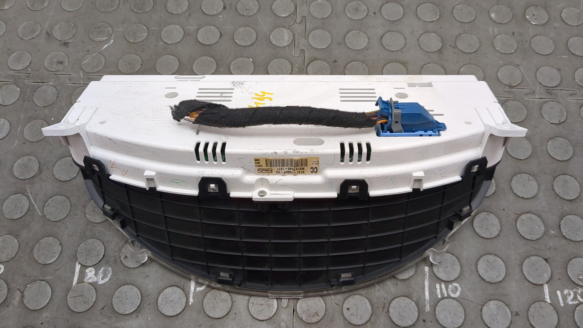 Панель приборов