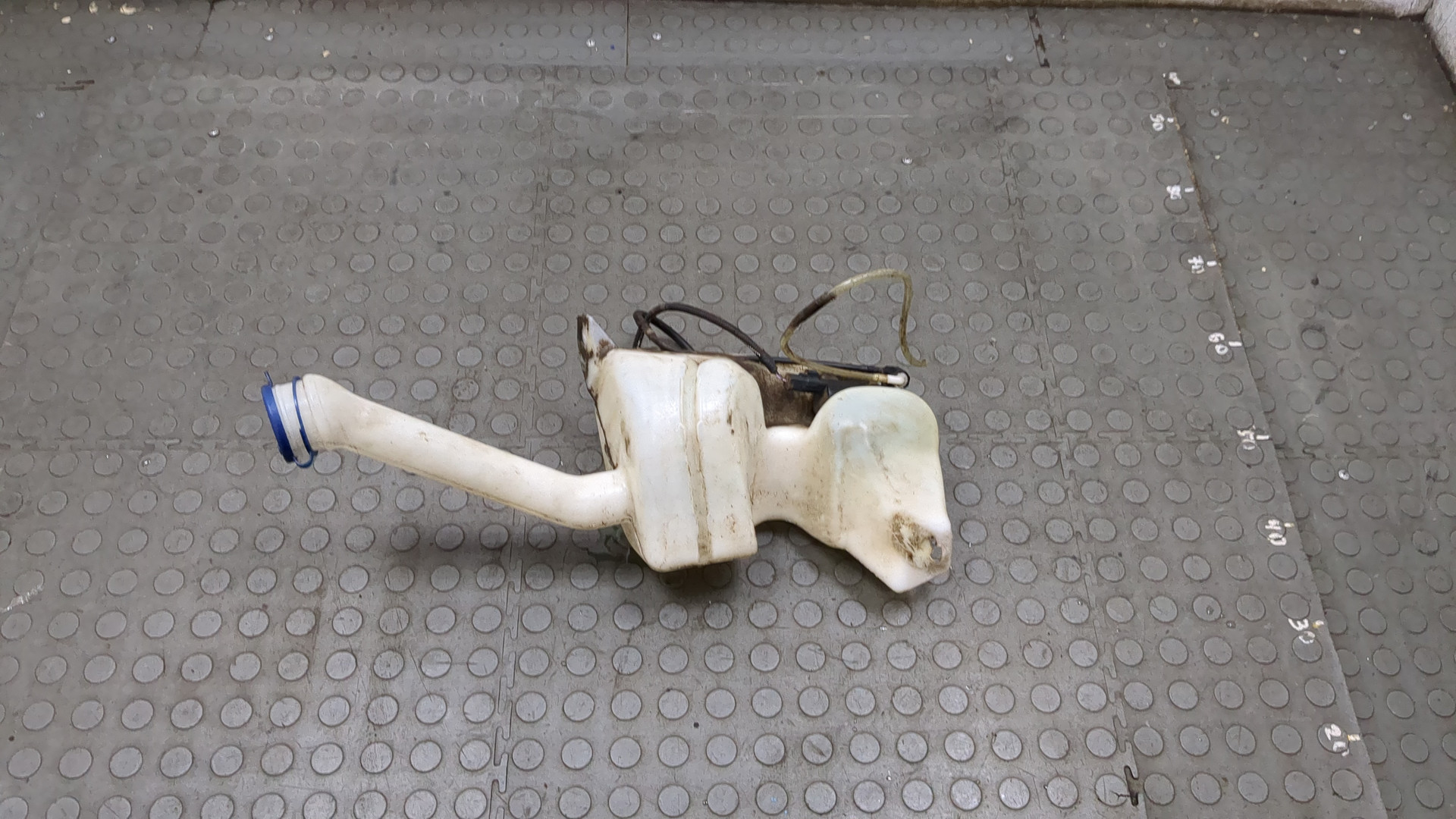 Бачок омывателя лобового стекла