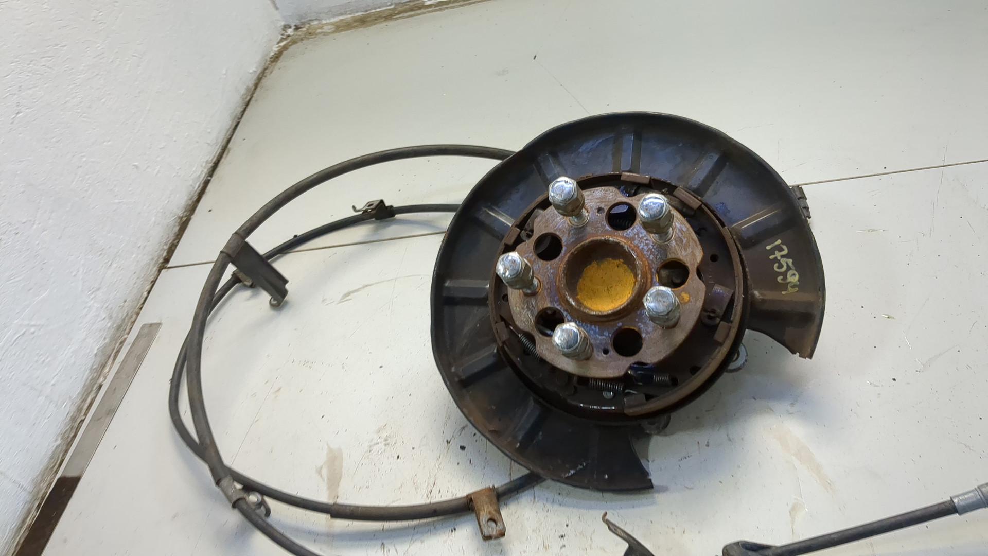 Кулак поворотный задний правый