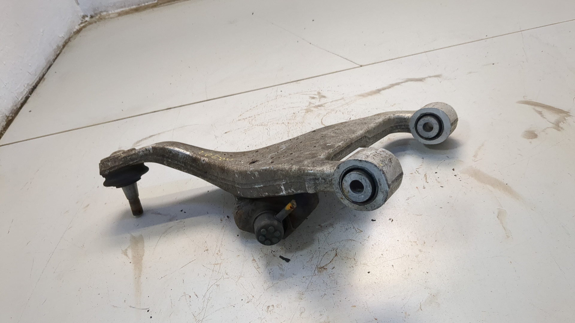 Рычаг задний правый