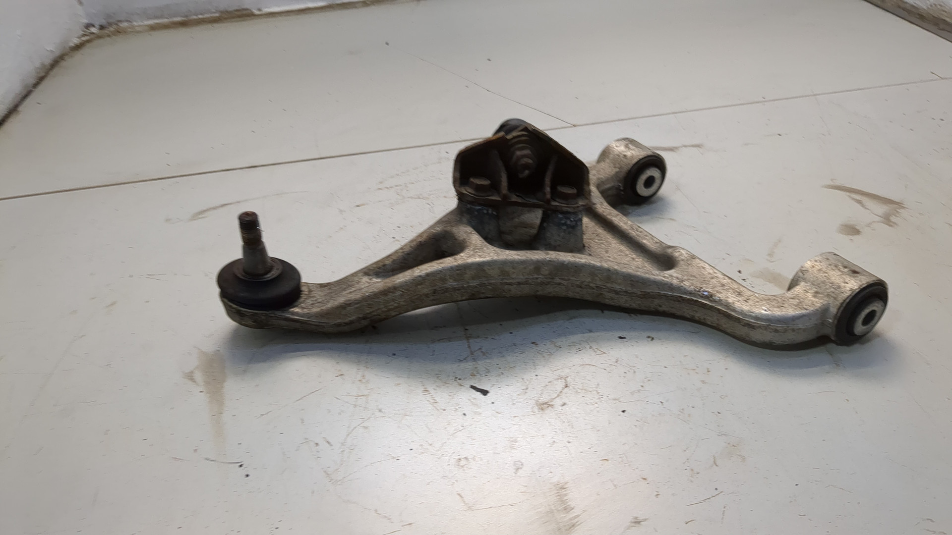 Рычаг задний правый