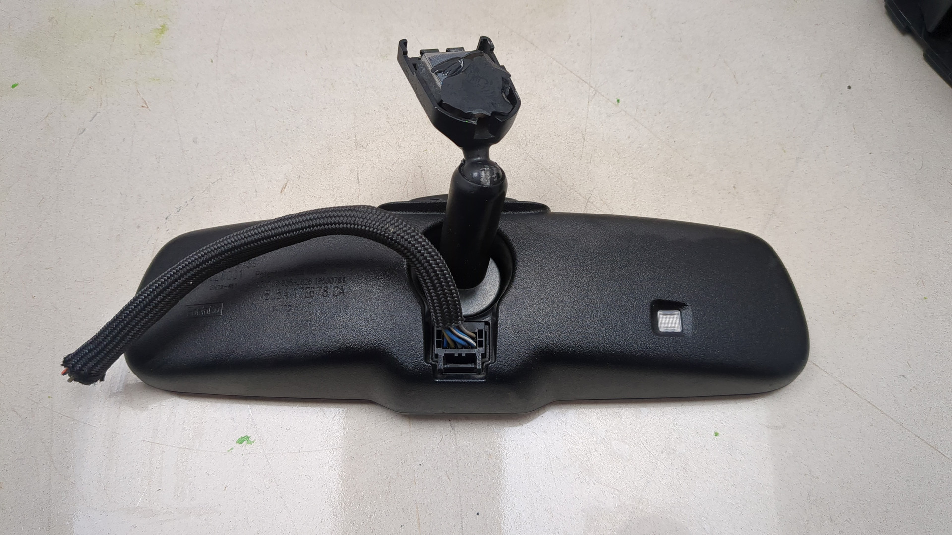 Зеркало заднего вида