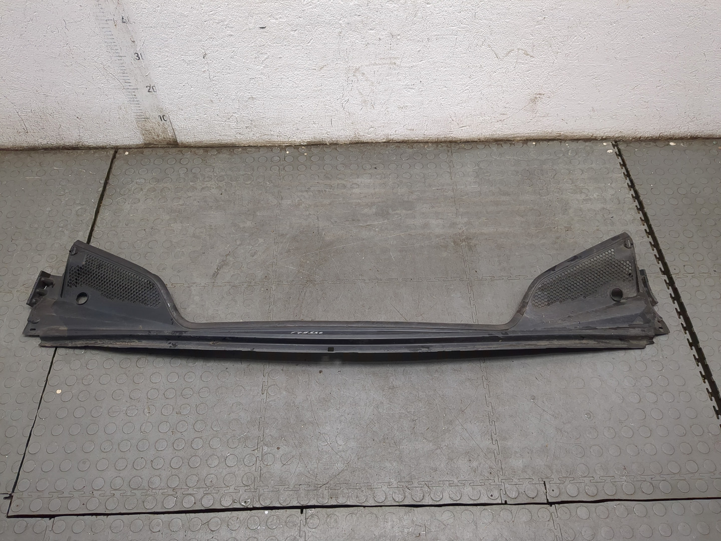 Решетка стеклоочистителей (Жабо)