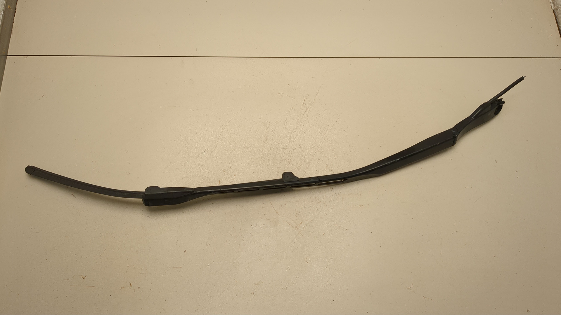 Поводок стеклоочистителя передний правый