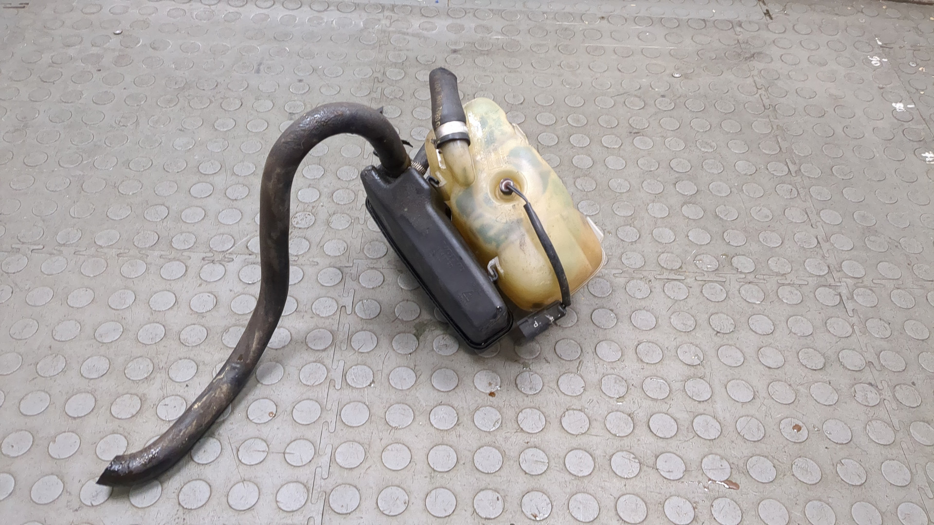 Бачок расширительный