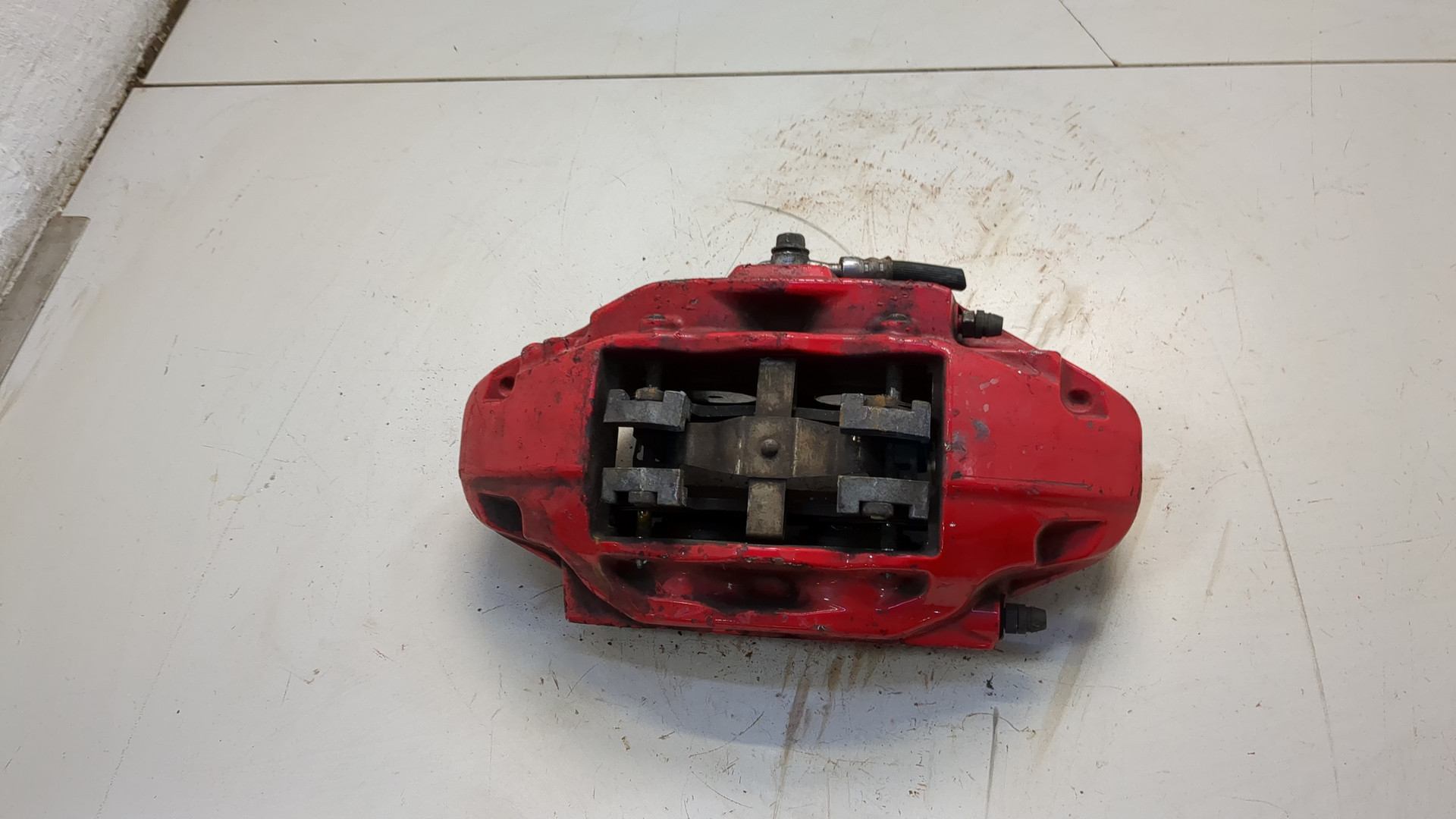 Суппорт передний правый