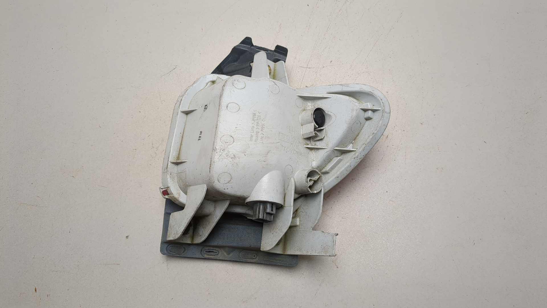 Фара противотуманная левая