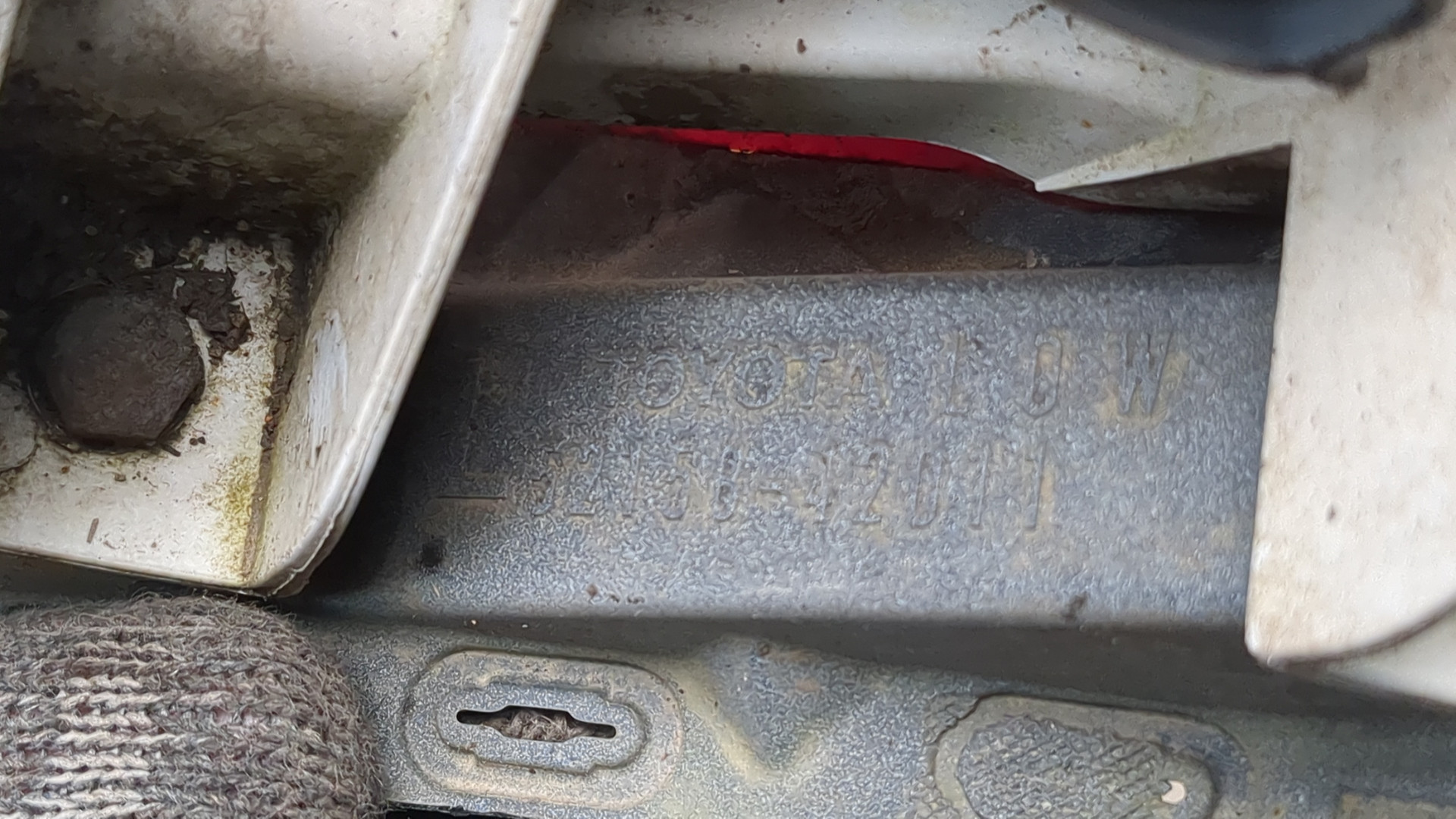 Фара противотуманная левая