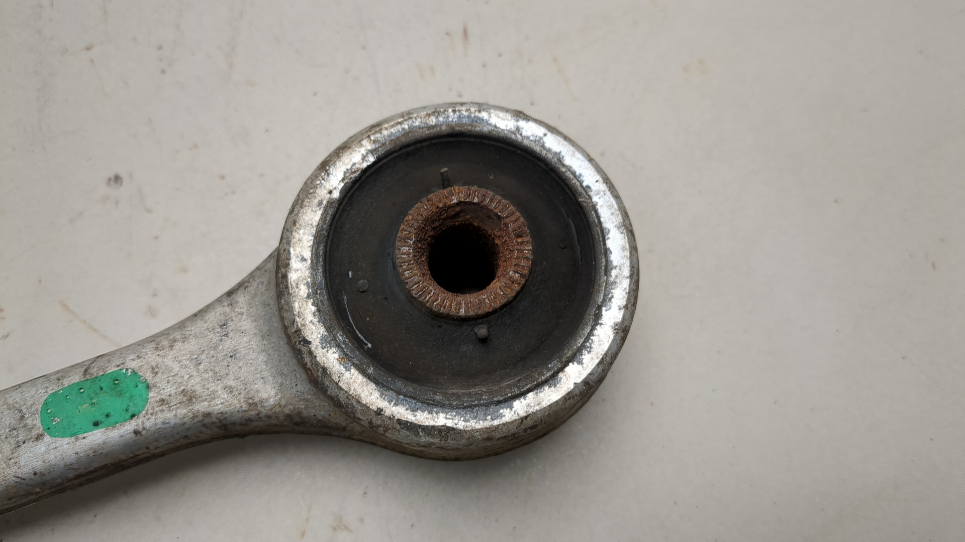 Рычаг задний