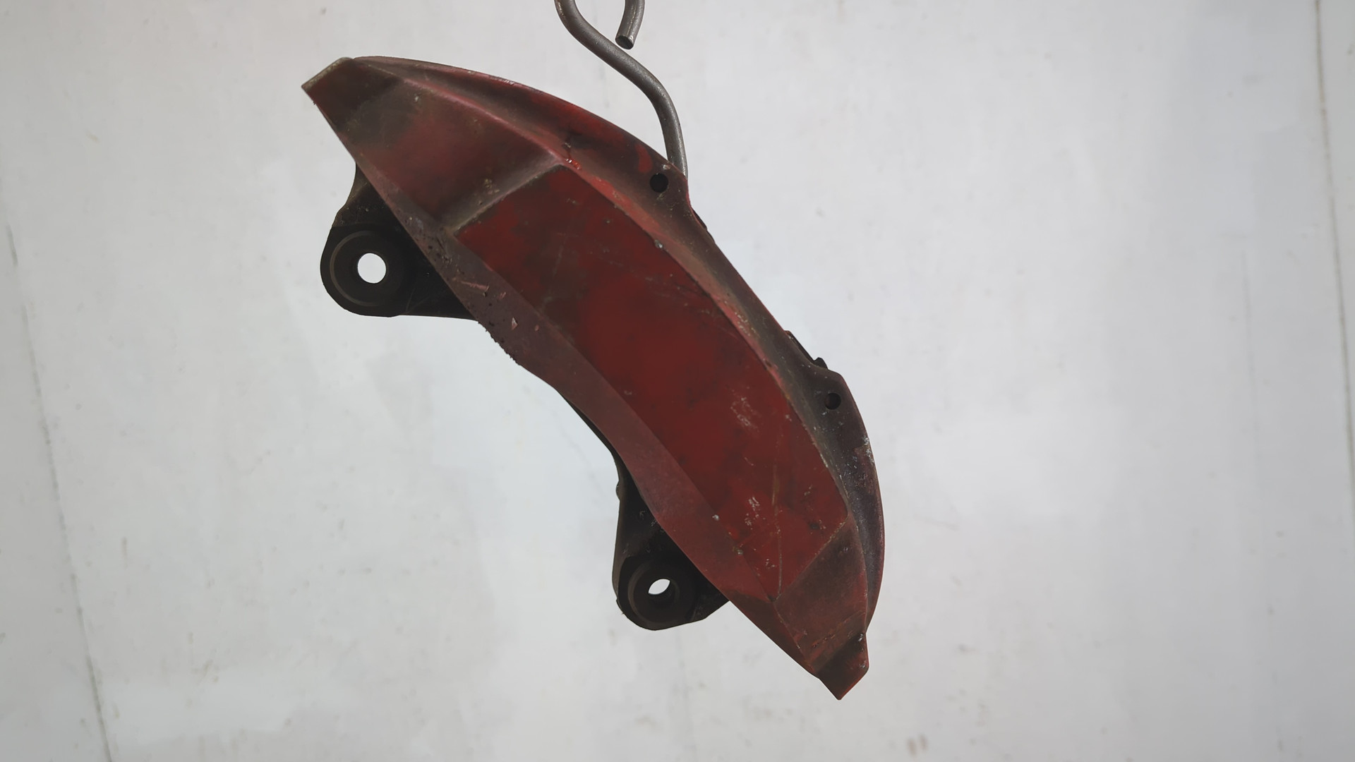 Суппорт передний правый