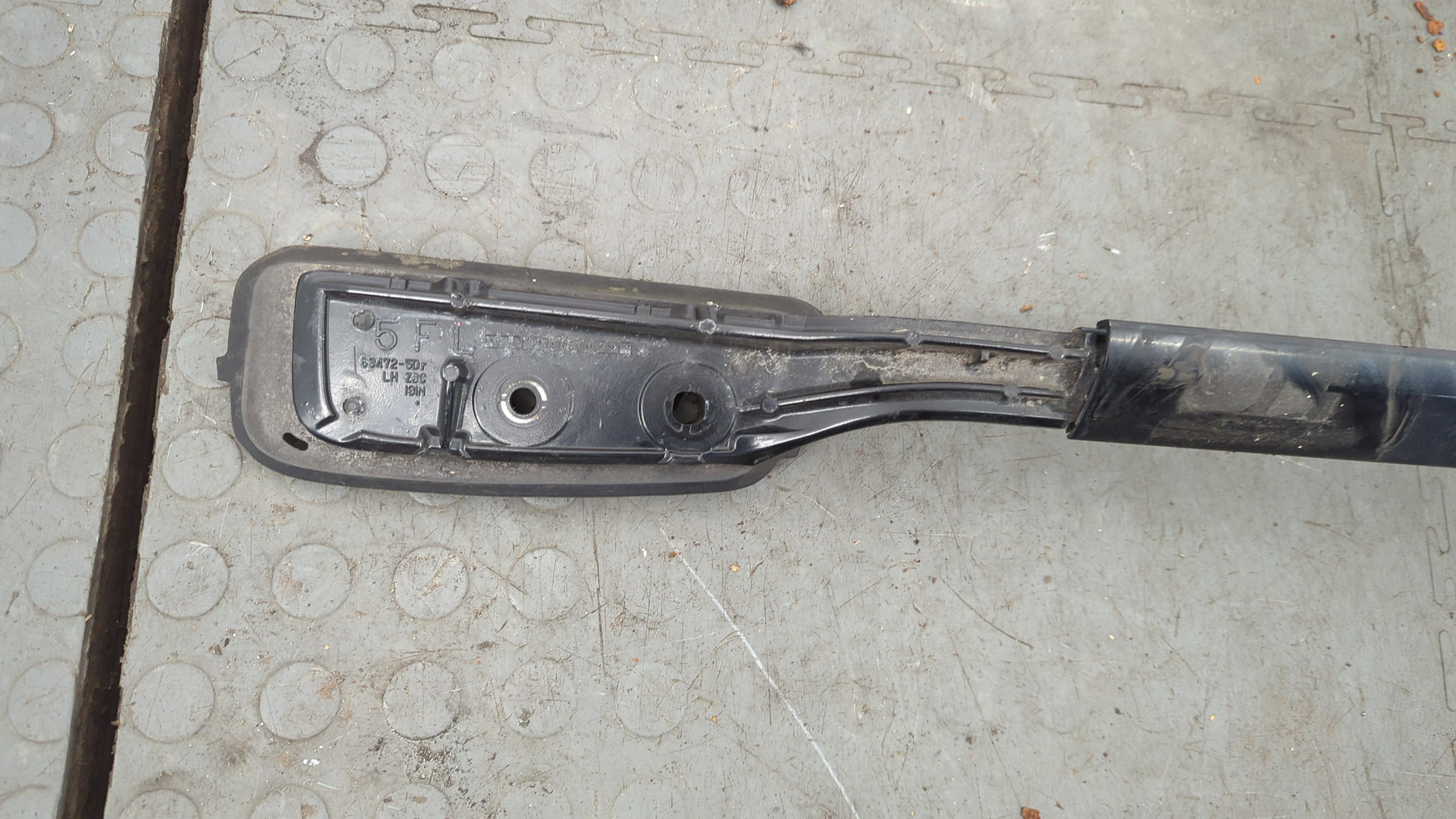 Рейлинг (релинг) левый (планка на крышу)